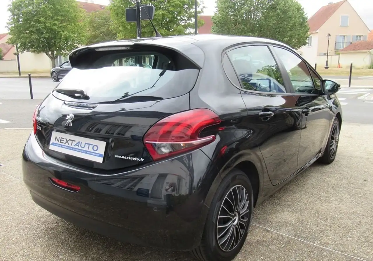 Peugeot 208 208 — photo 9