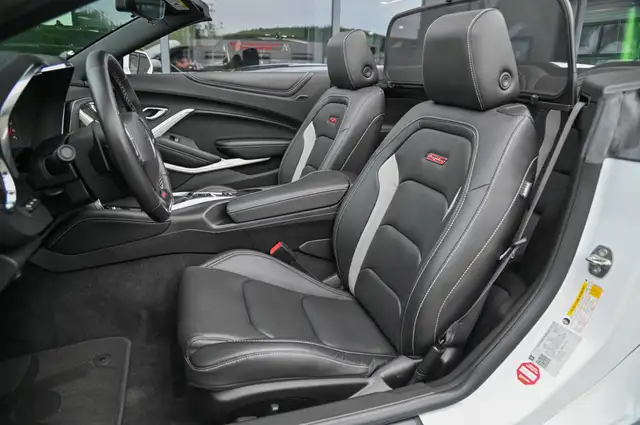 Chevrolet Camaro view 11