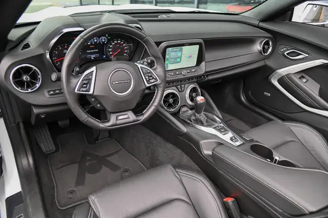 Chevrolet Camaro view 9