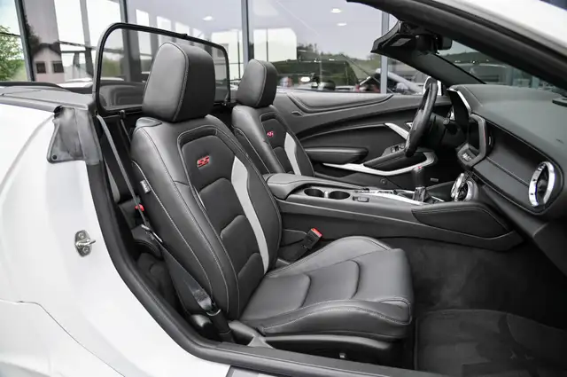 Chevrolet Camaro view 12