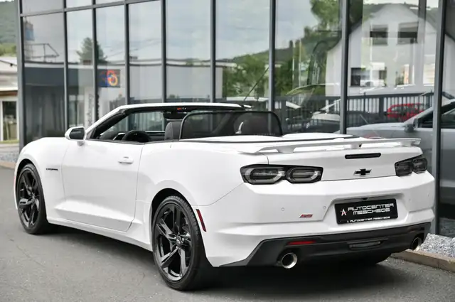 Chevrolet Camaro view 5