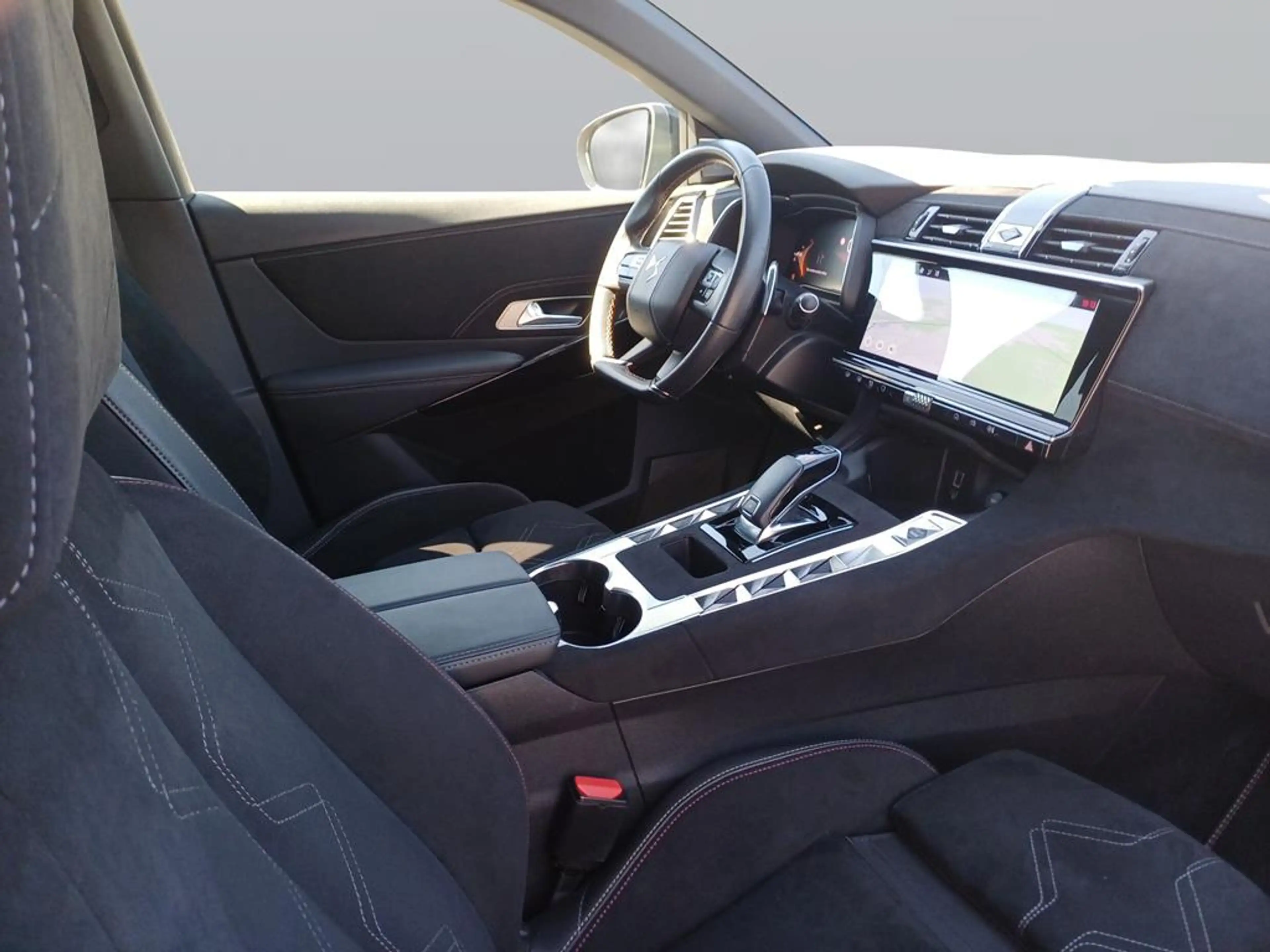 DS Automobiles DS 7 Performance Line + — photo 11