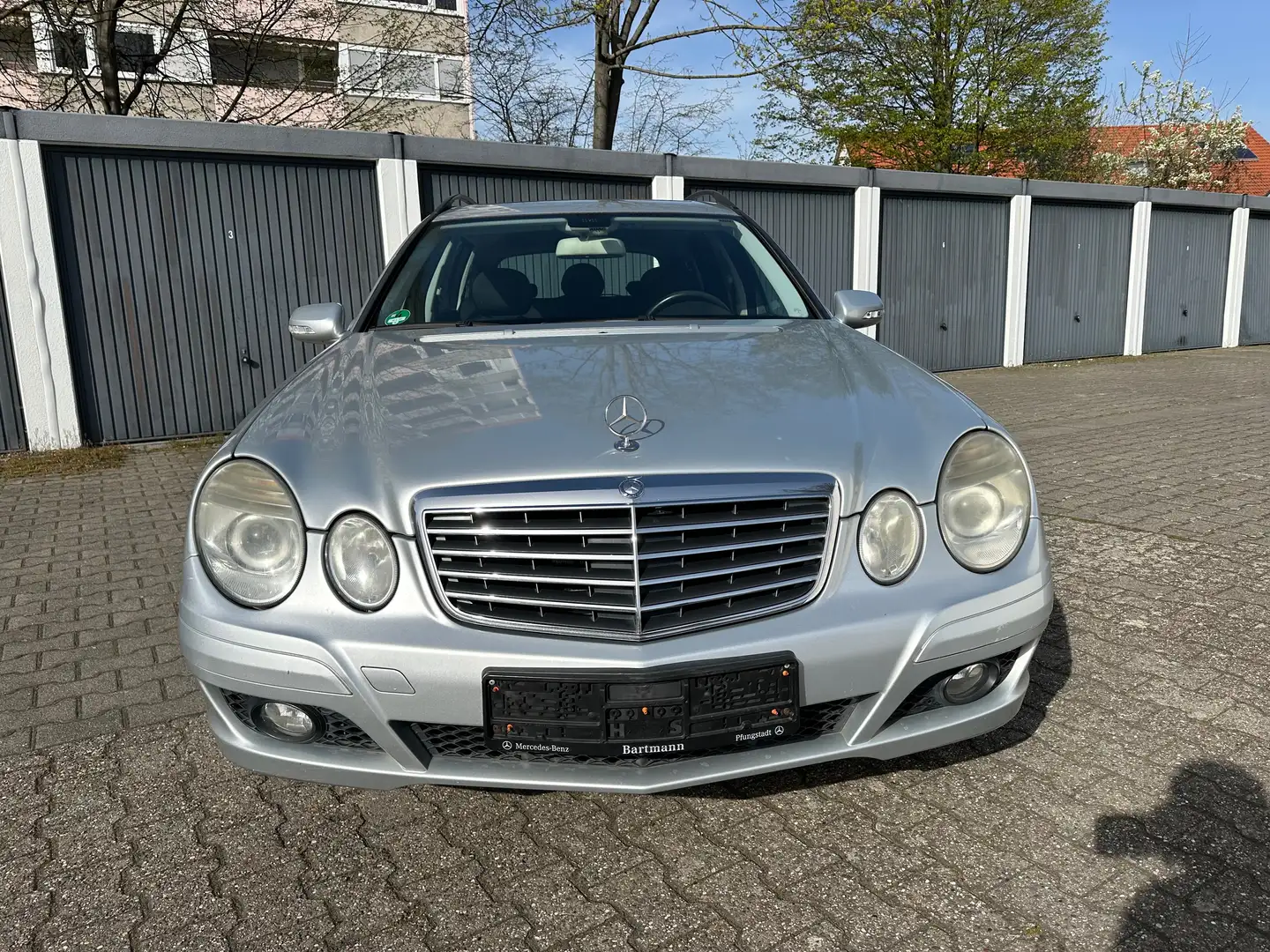 Mercedes-Benz E 280 Gümüş rengi - 2