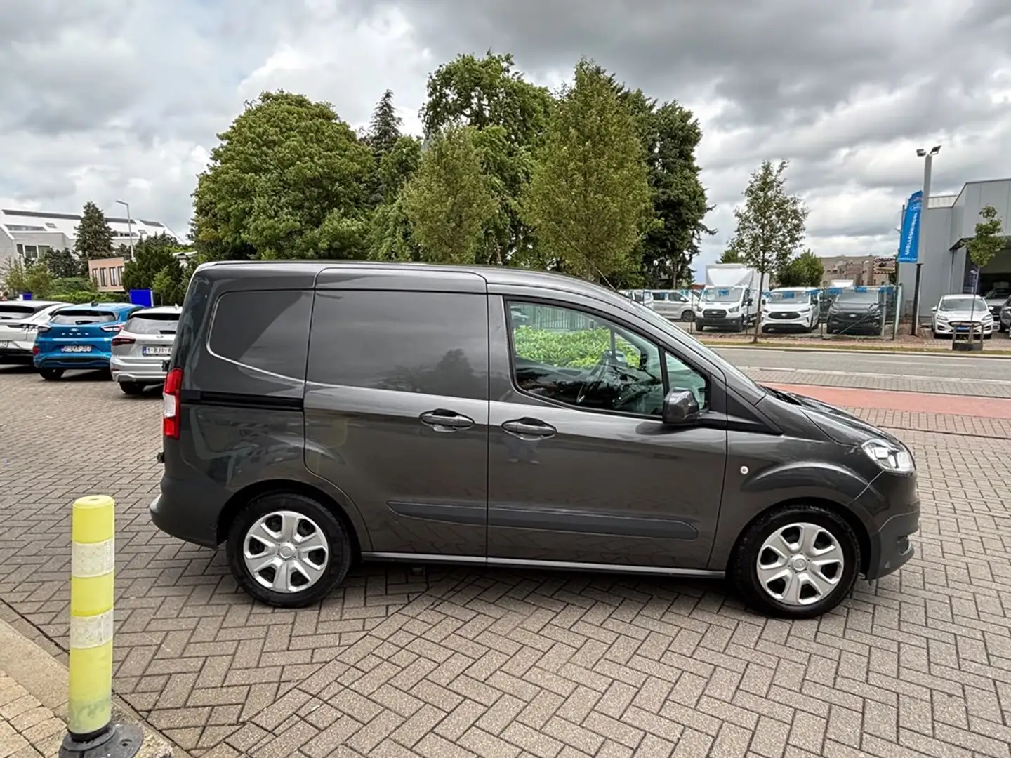 Ford Transit Courier TREND Ecoboost 100PK OC3140 Béžová - 2