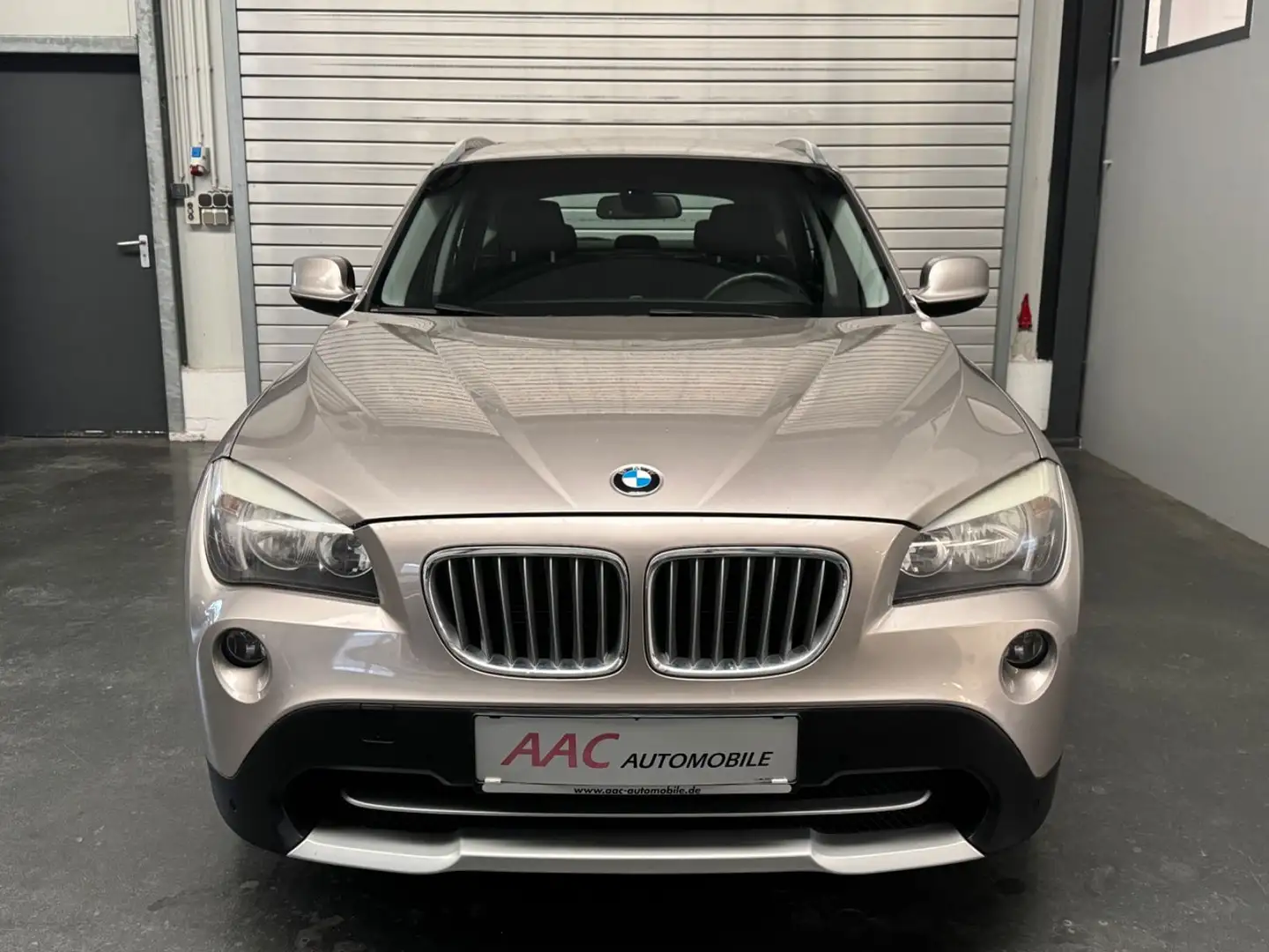 BMW X1 20 d xDrive/Navi/AHK/PDC Silber - 2