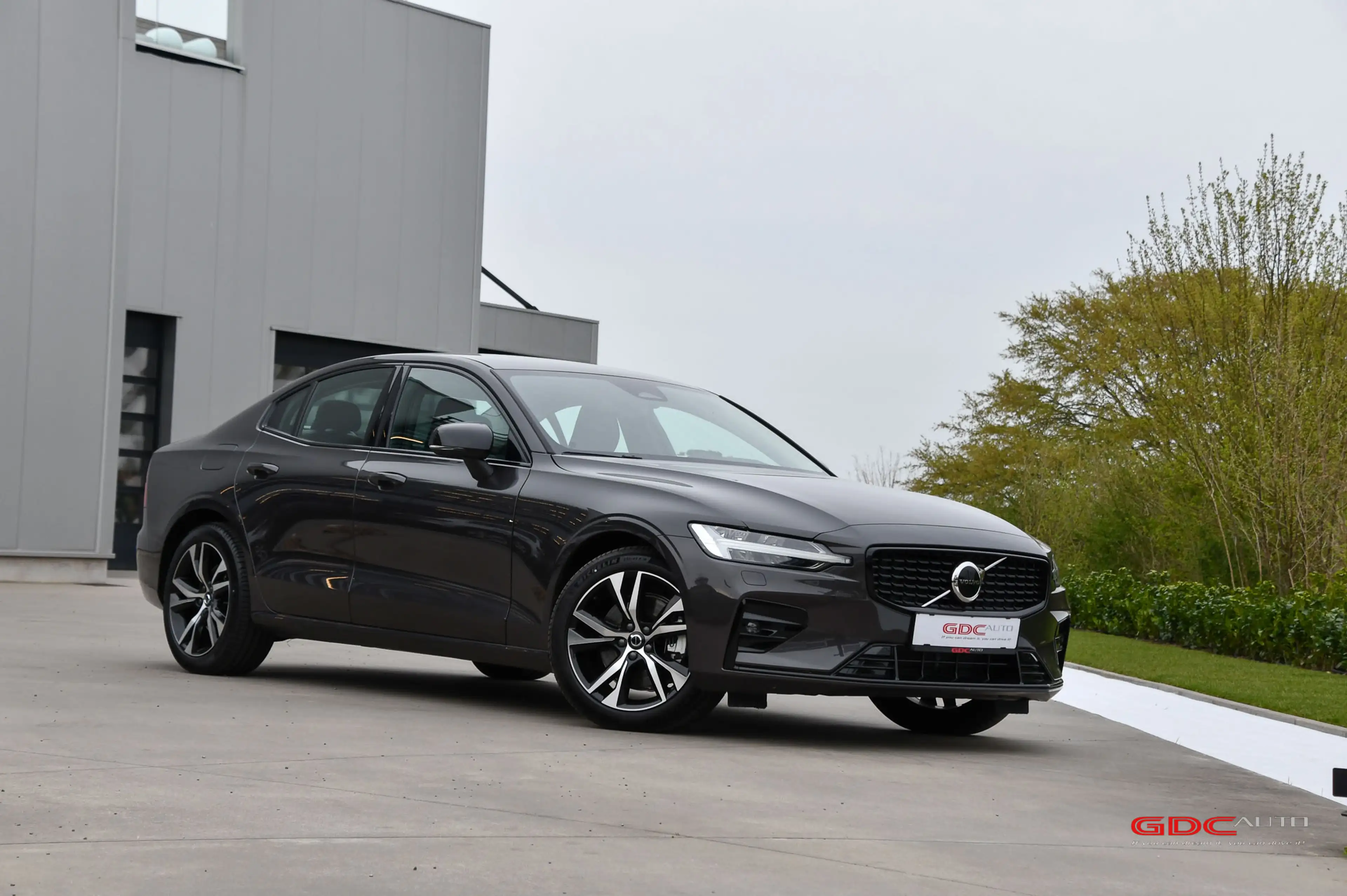 Volvo S60 S60 2.0 B4  Plus Bright — photo 12
