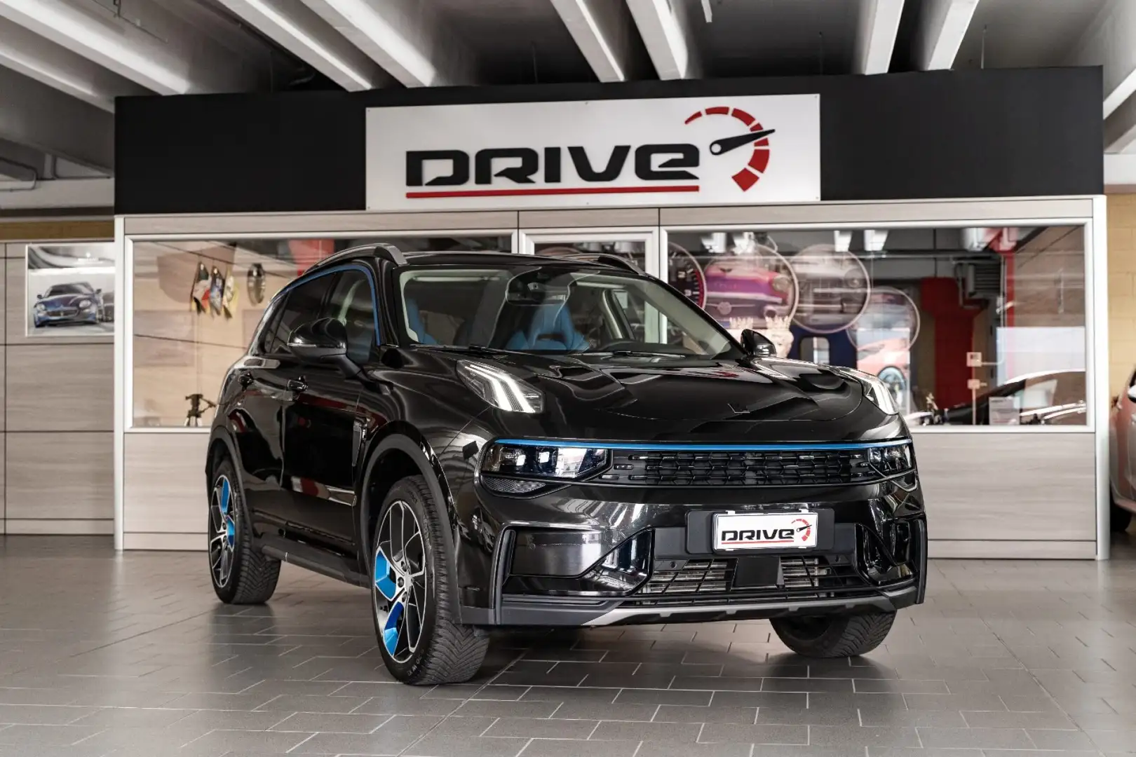 Lynk & Co 01 PHEV Zwart - 1