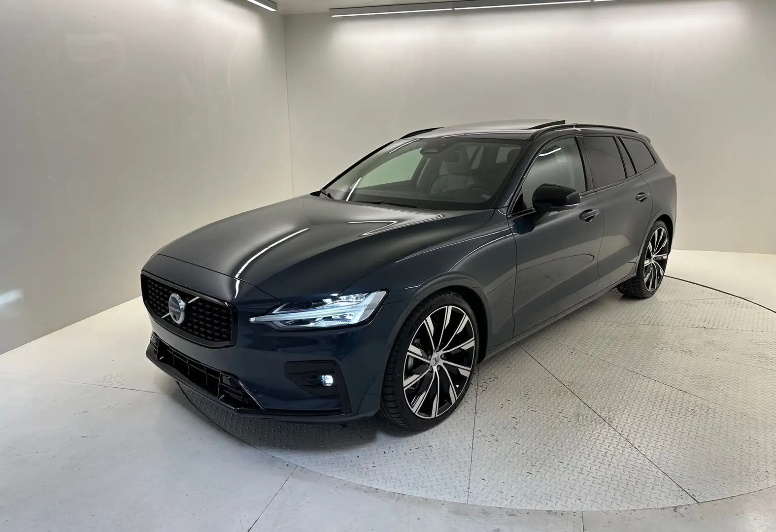 Volvo V60 V60 B4 (d) automatico Ultimate Dark Blau - 1