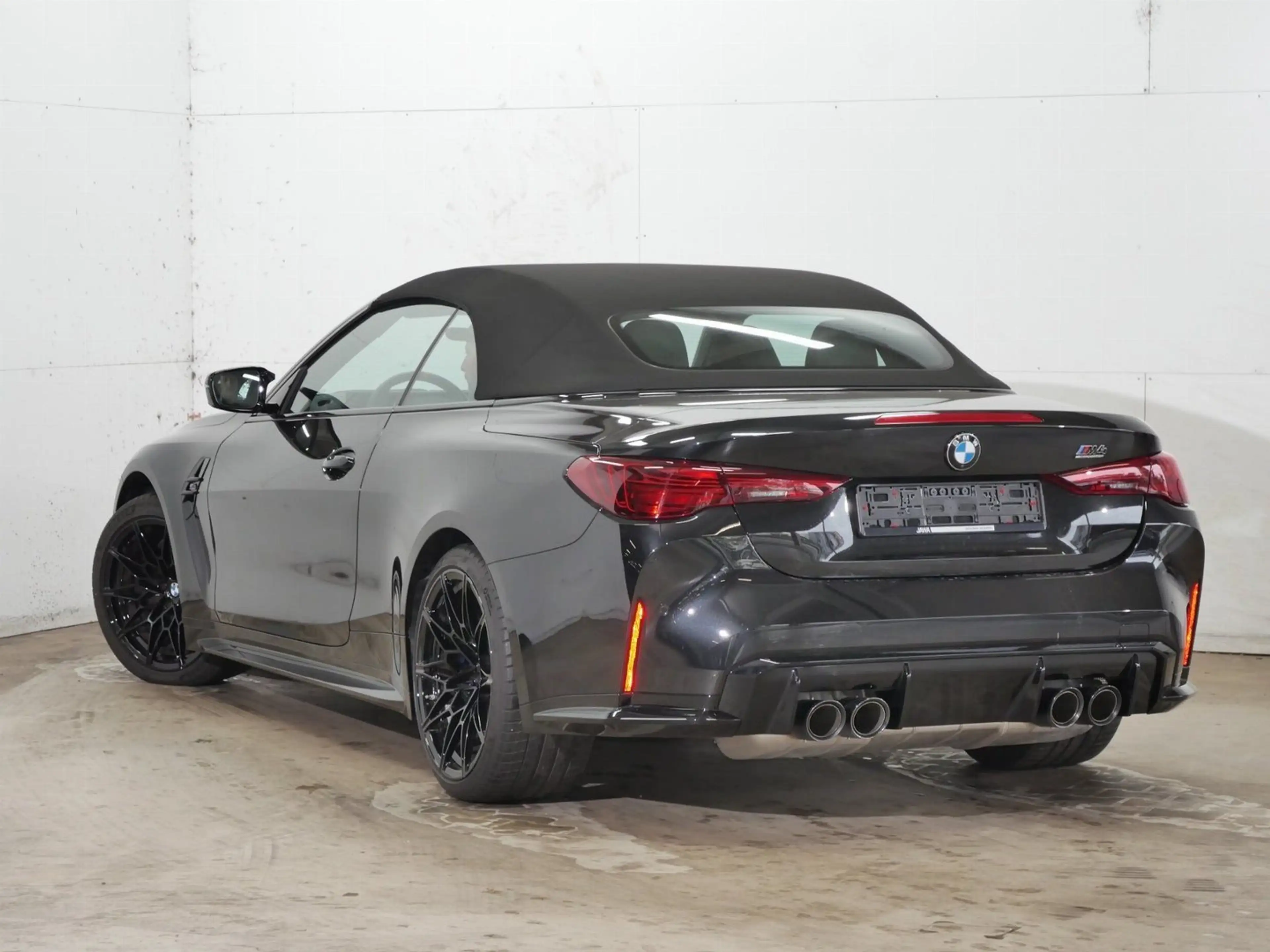 BMW M4 Competition M xDrive Cabrio HK HiFi DAB LED — photo 3