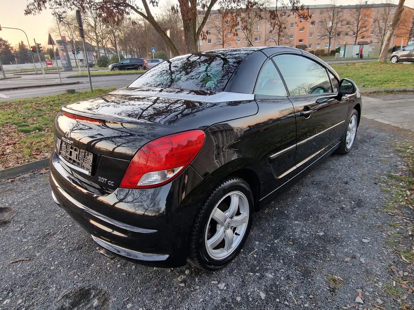 Peugeot 207 CC Cabrio-Coupe Allure Schwarz - 2