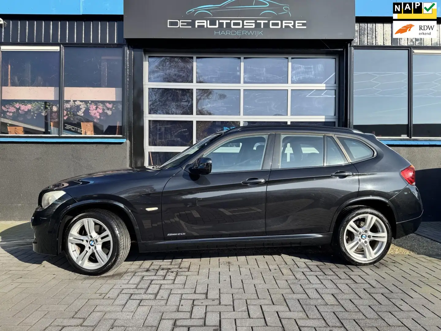 BMW X1 SDrive20i M Sport Navi Xenon Cruise Pdc Alcantara Noir - 1