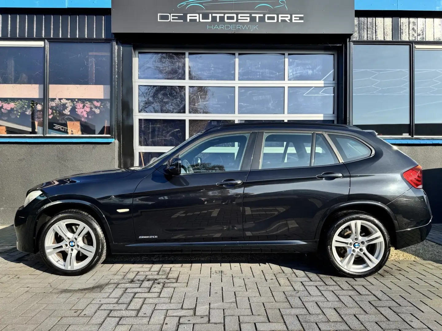 BMW X1 SDrive20i M Sport Navi Xenon Cruise Pdc Alcantara Noir - 2