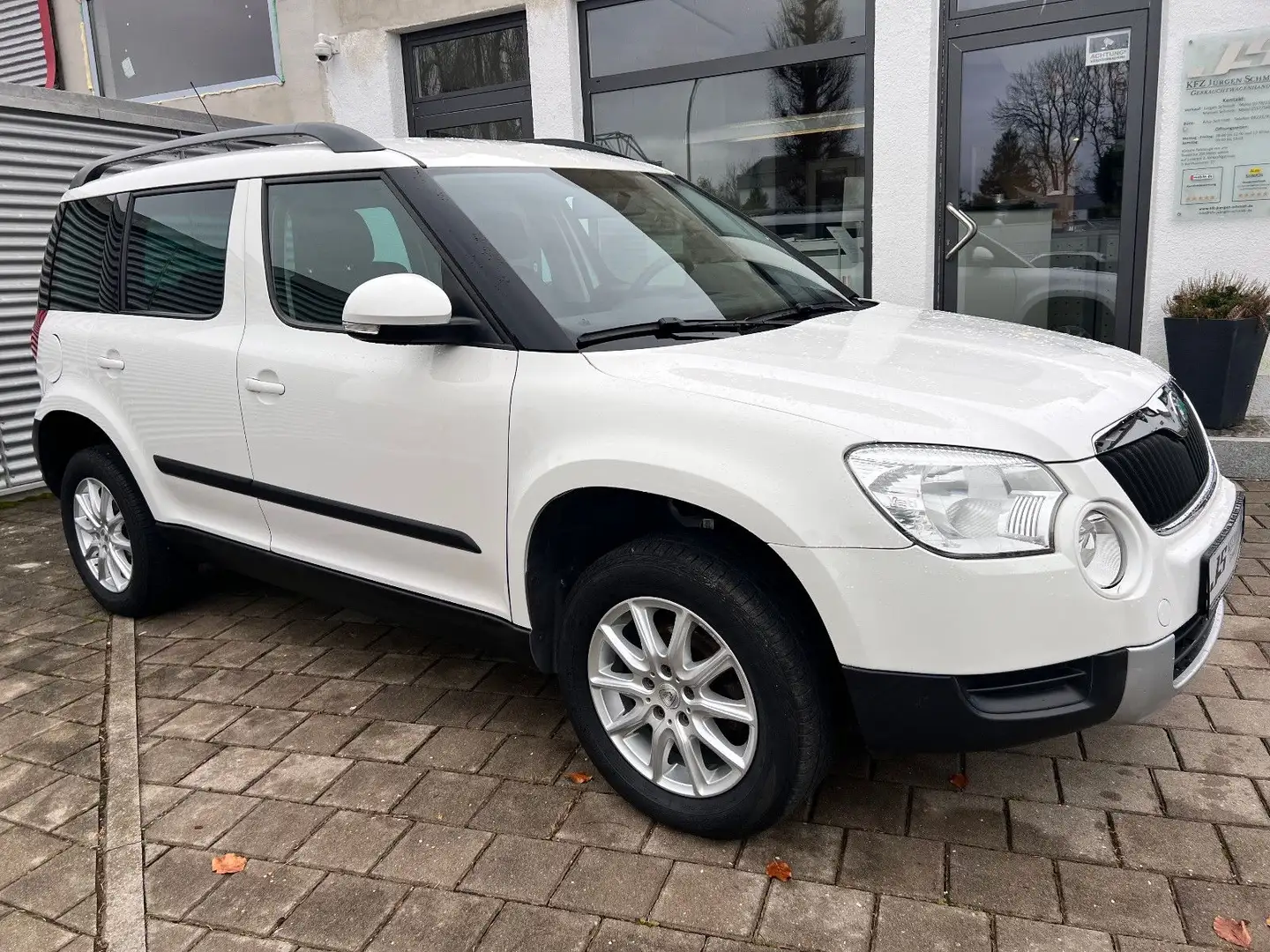 Skoda Yeti 1,2 Active Plus Edition AHK Fehér - 1