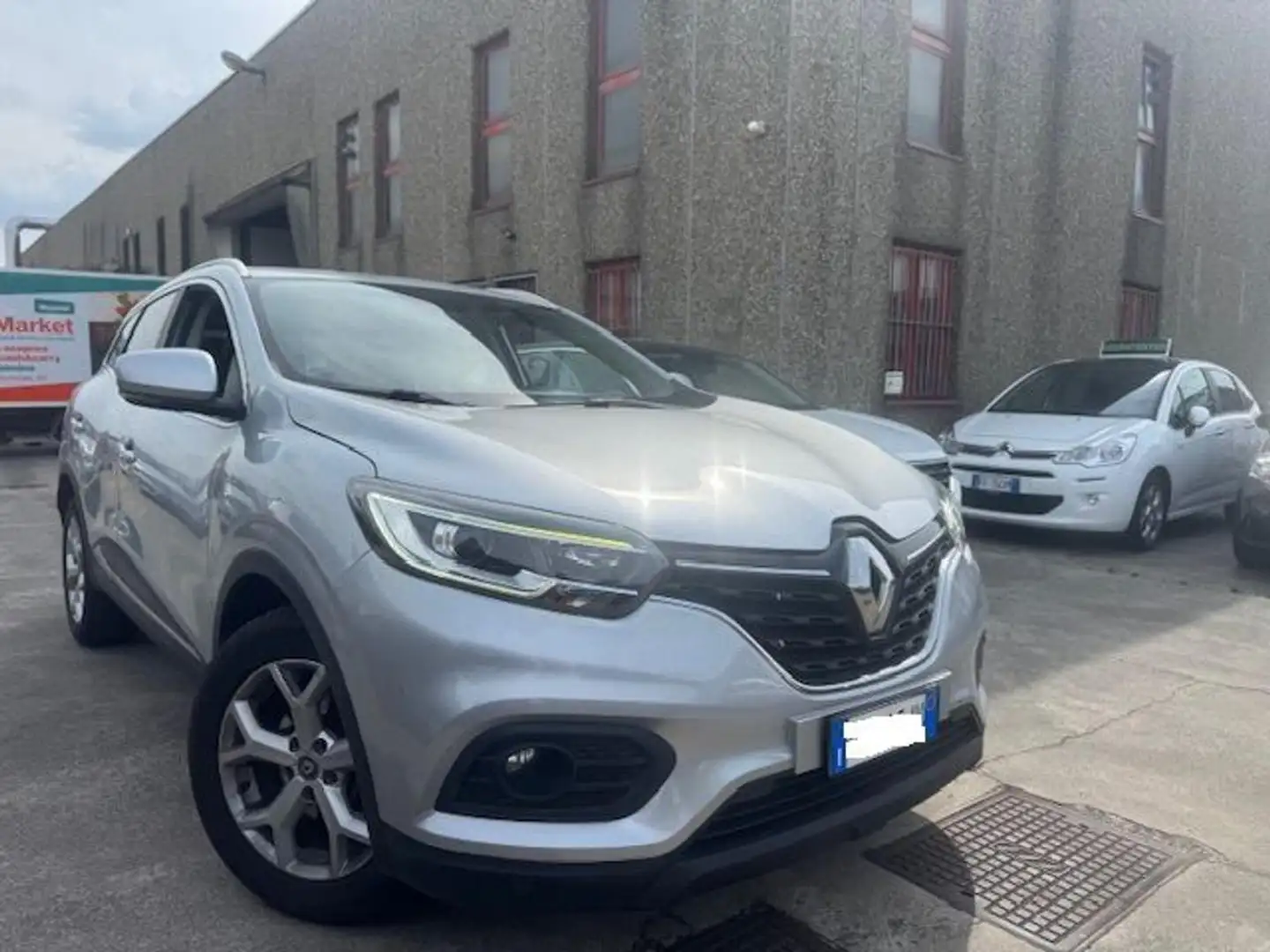 Renault Kadjar Blue dCi 8V 115CV EDC Sport Edition Plateado - 2