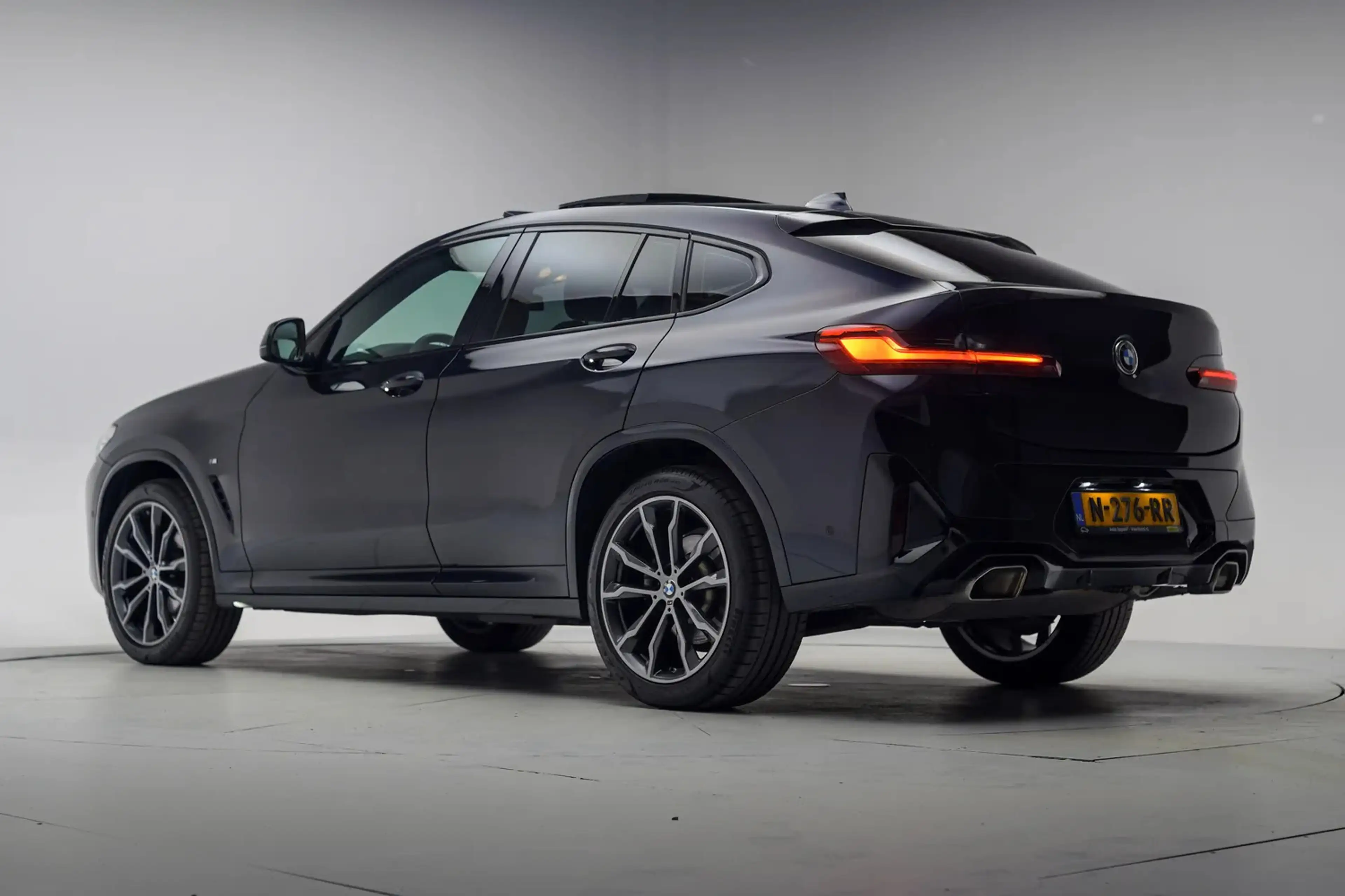 BMW X4 xDrive20i M Sport Shadow FACELIFT [ Panorama HUD M — photo 2
