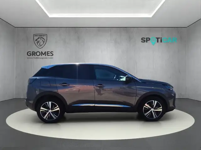 Peugeot 3008 view 2