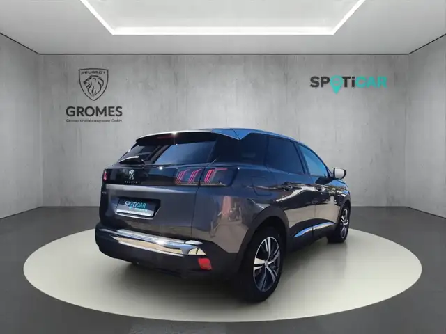 Peugeot 3008 view 3