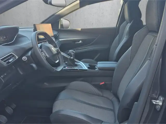 Peugeot 3008 view 9