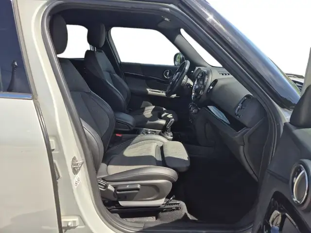 Mini Cooper Cooper view 9