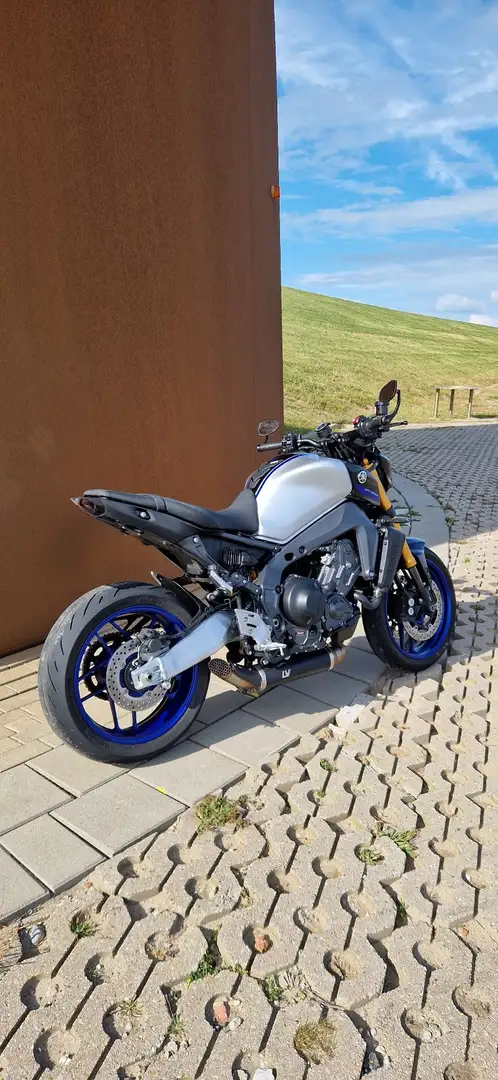 Yamaha MT-09 SP Blauw - 1