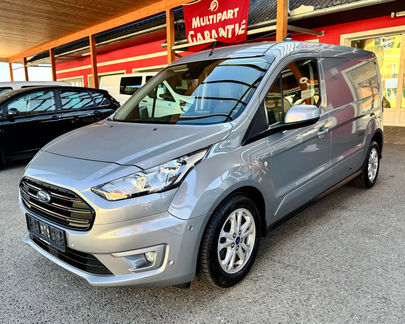 Ford Transit Connect L2 250 1,5 Ecoblue Limited Grau - 1