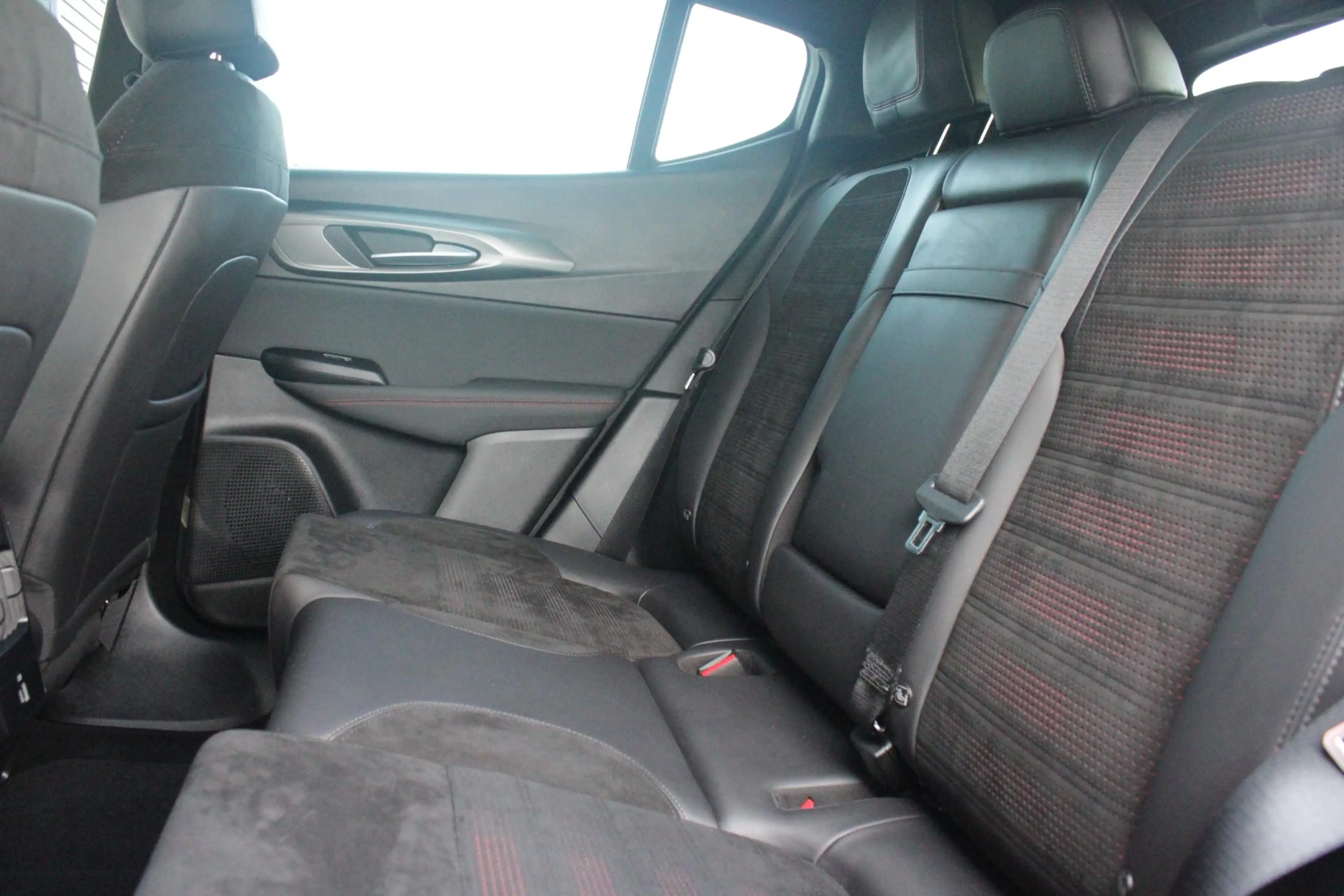 Alfa Romeo Tonale 1.5T 160PK Hybrid Veloce TECHNOLOGY PACK: PARKEERW — photo 7