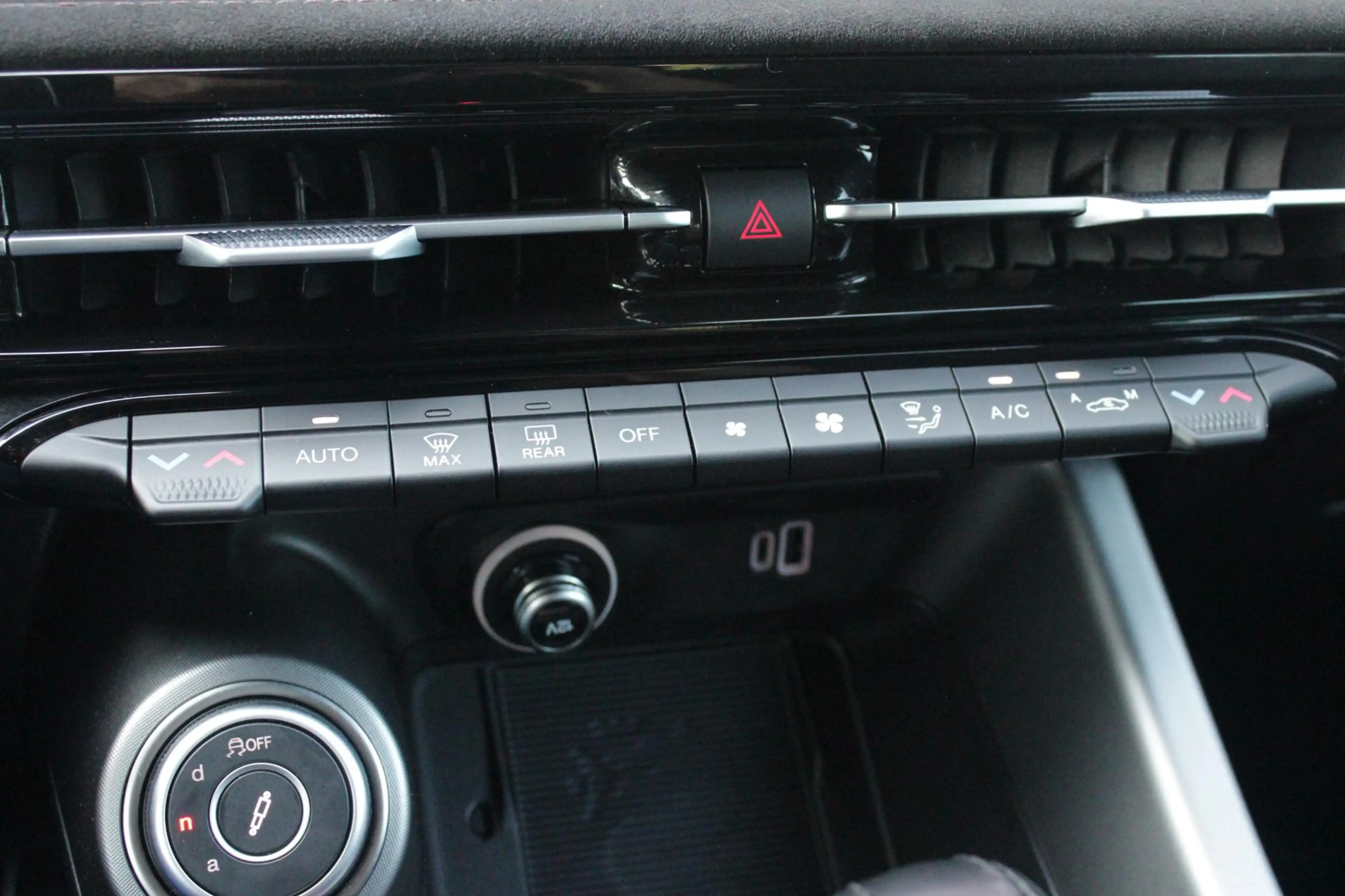 Alfa Romeo Tonale 1.5T 160PK Hybrid Veloce TECHNOLOGY PACK: PARKEERW — photo 27