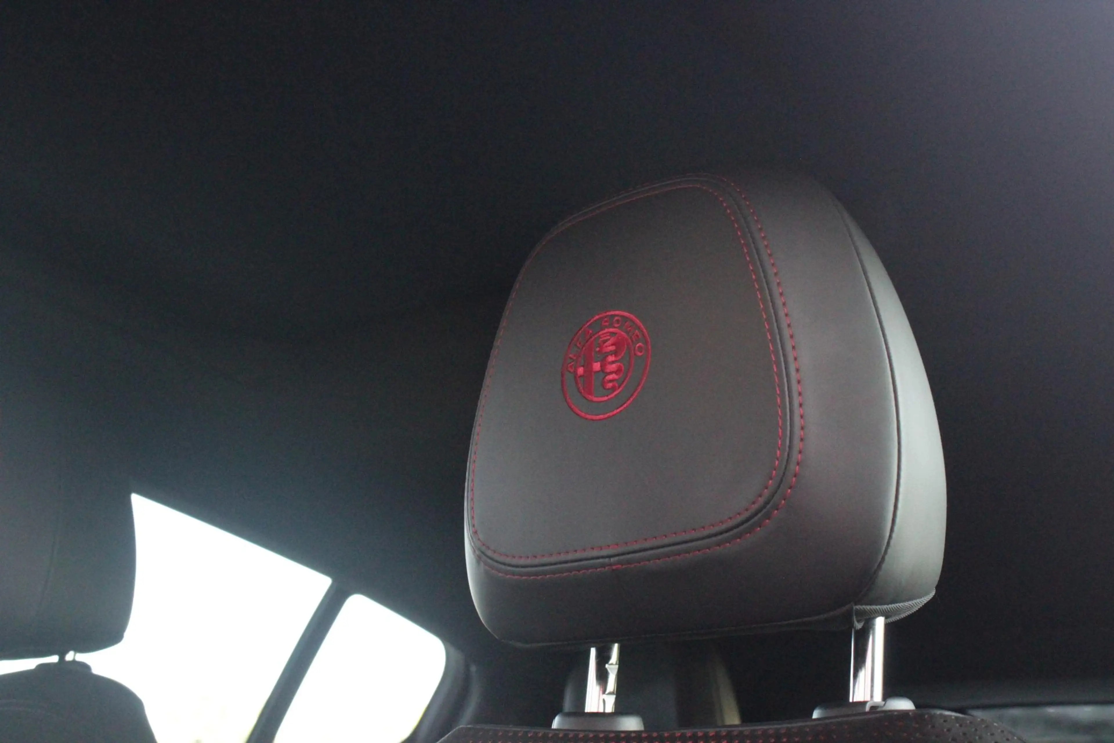 Alfa Romeo Tonale 1.5T 160PK Hybrid Veloce TECHNOLOGY PACK: PARKEERW — photo 17