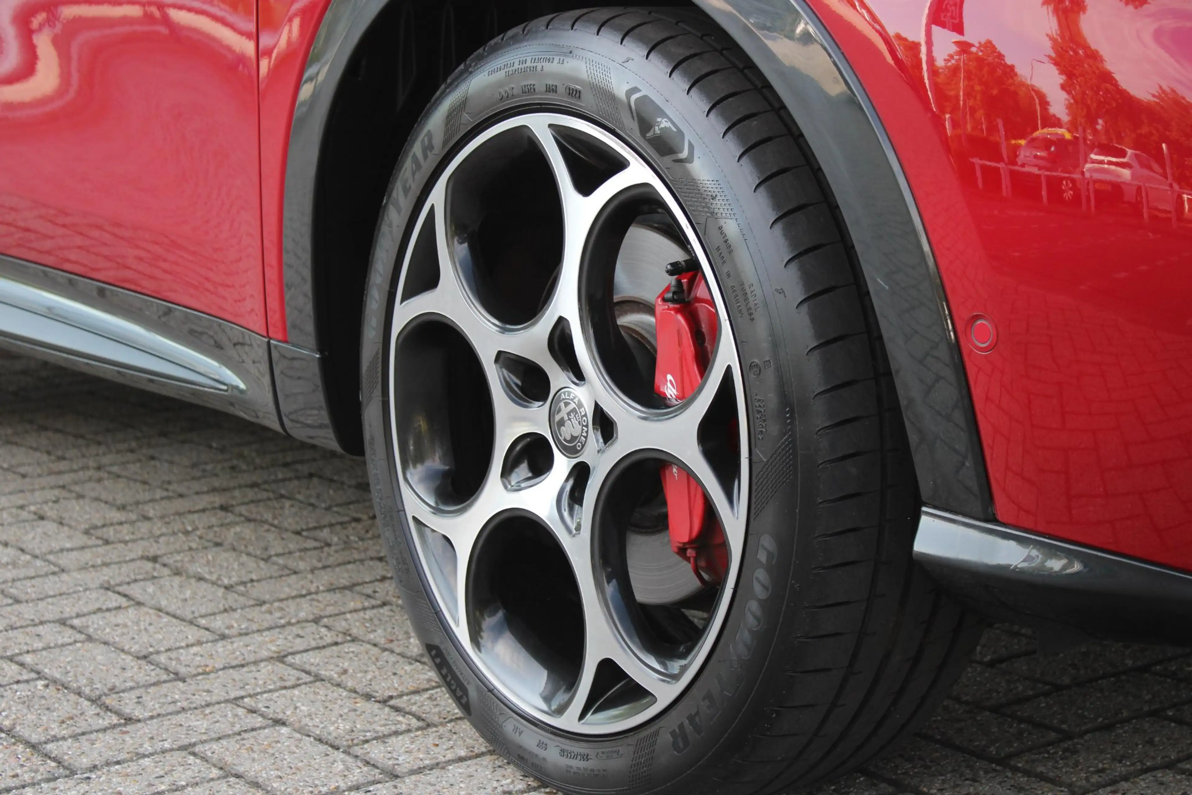 Alfa Romeo Tonale 1.5T 160PK Hybrid Veloce TECHNOLOGY PACK: PARKEERW — photo 10
