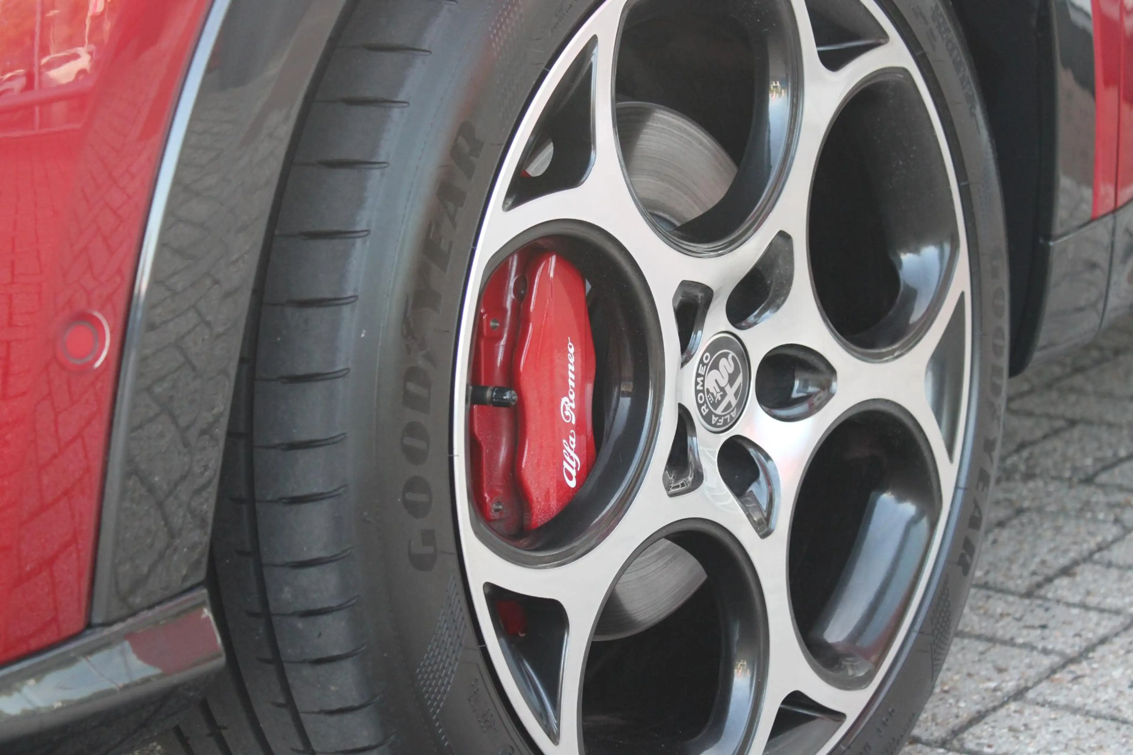 Alfa Romeo Tonale 1.5T 160PK Hybrid Veloce TECHNOLOGY PACK: PARKEERW — photo 22
