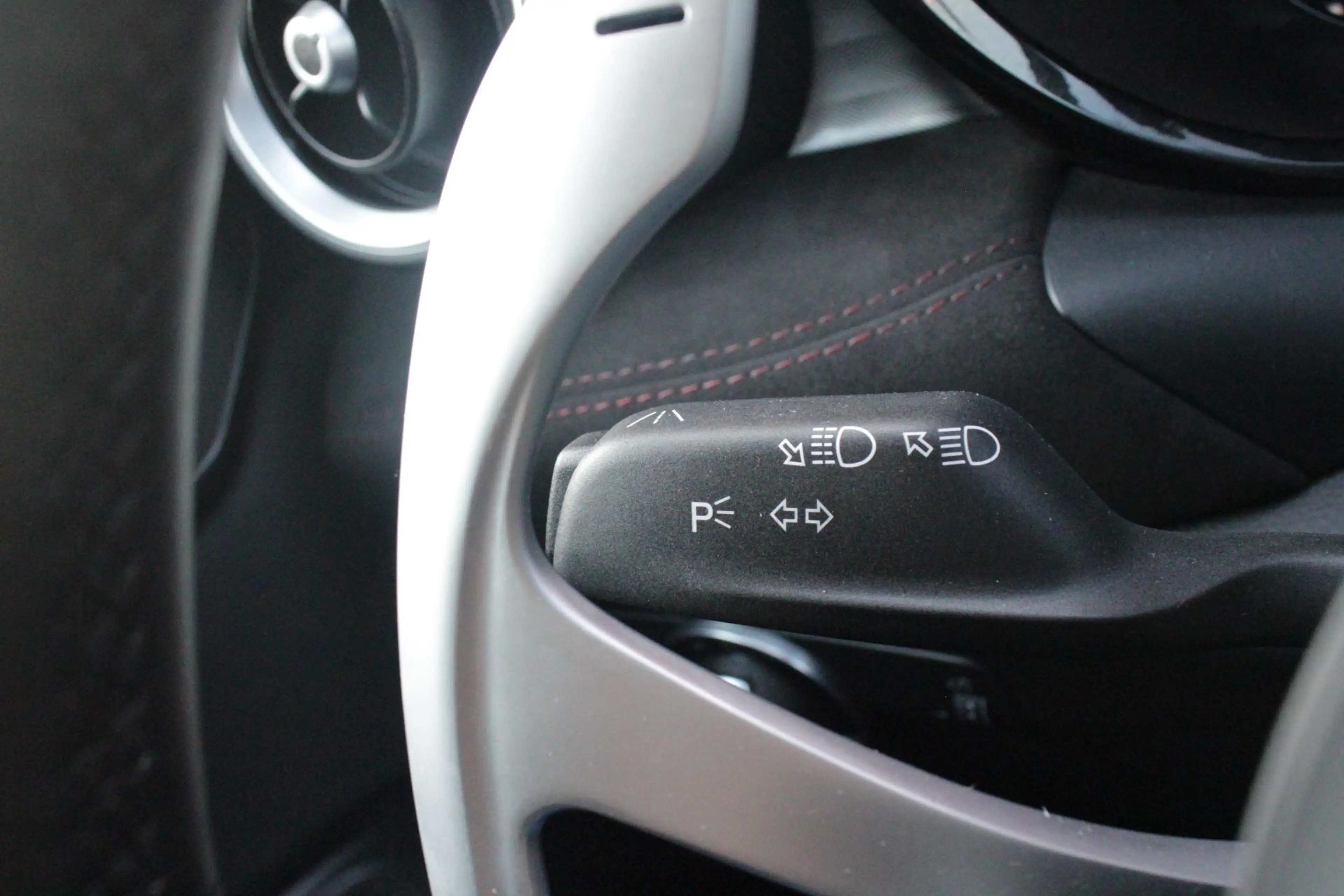 Alfa Romeo Tonale 1.5T 160PK Hybrid Veloce TECHNOLOGY PACK: PARKEERW — photo 32