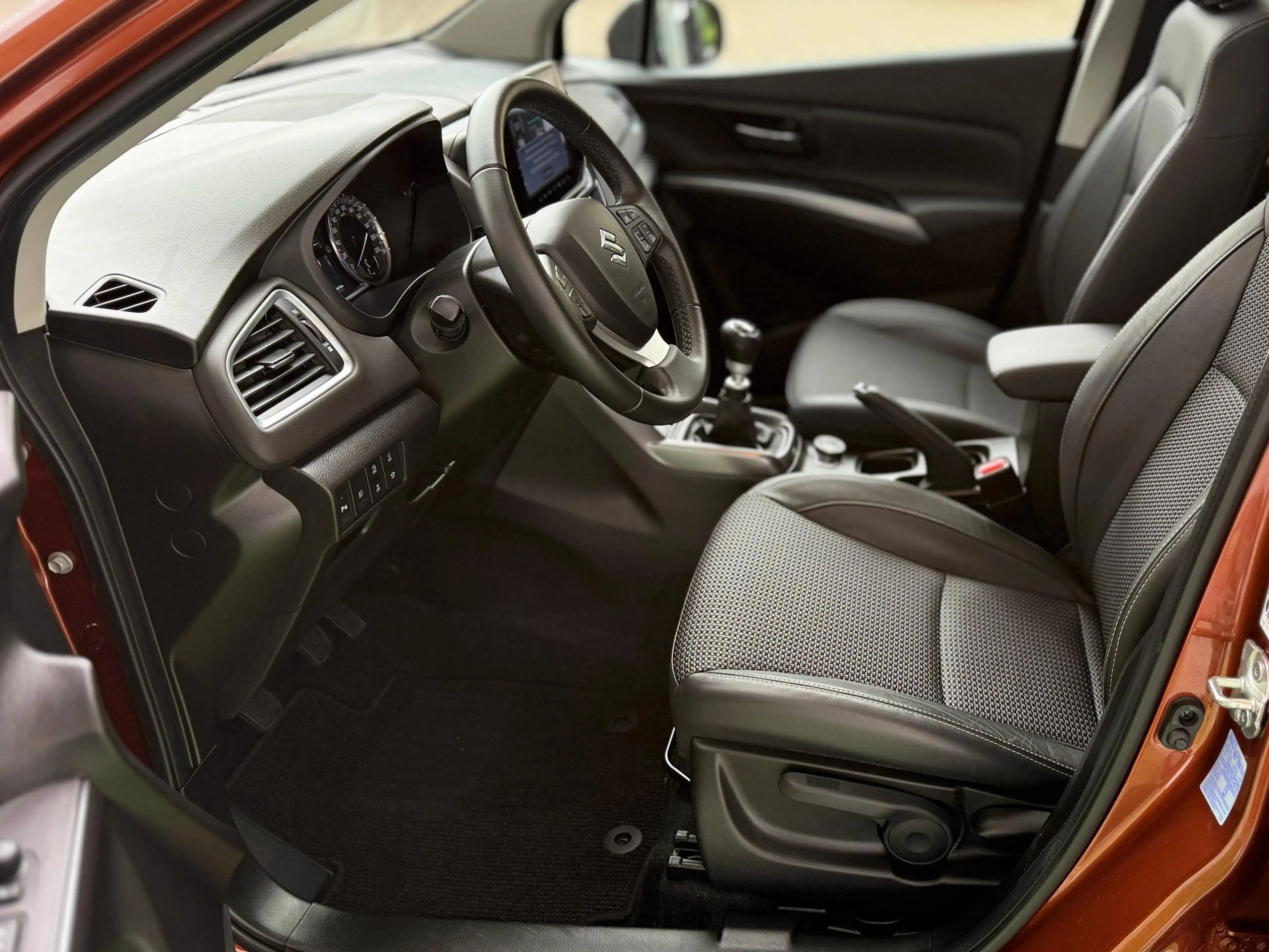 Suzuki SX4 S-Cross SX4 S-Cross 1.4 Boosterjet Hybrid Allgrip Comfort mit Schiebedach, Navi, Freisprecheinrichtung uvm... — photo 3