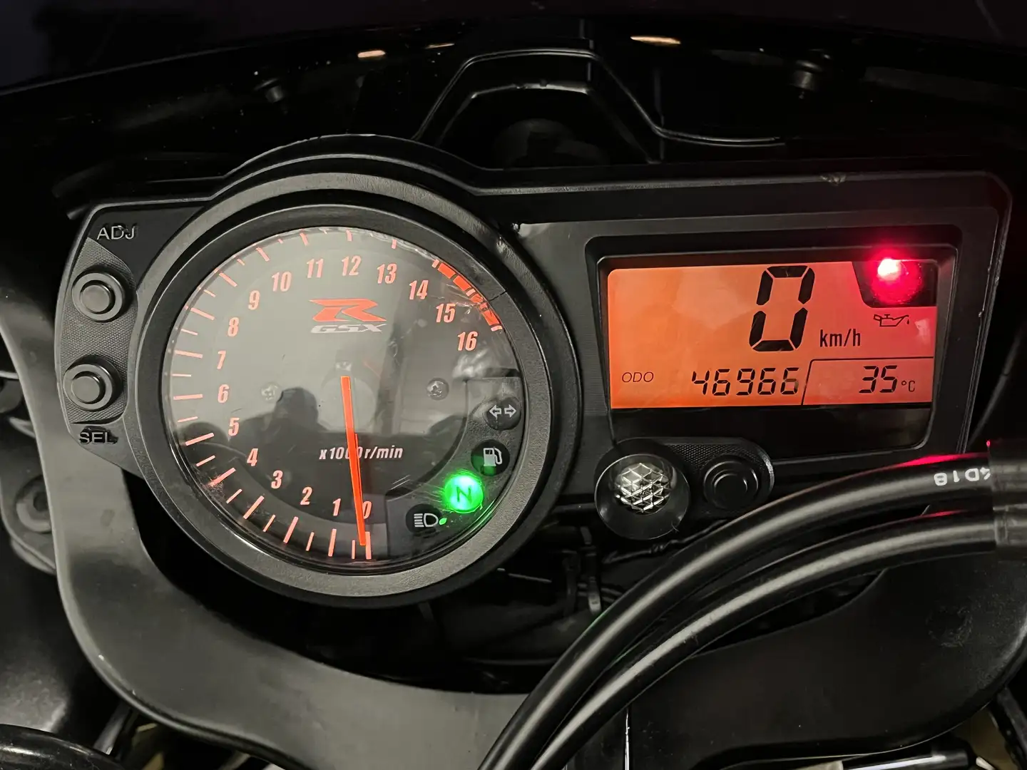 Suzuki GSX-R 750 Wit - 2