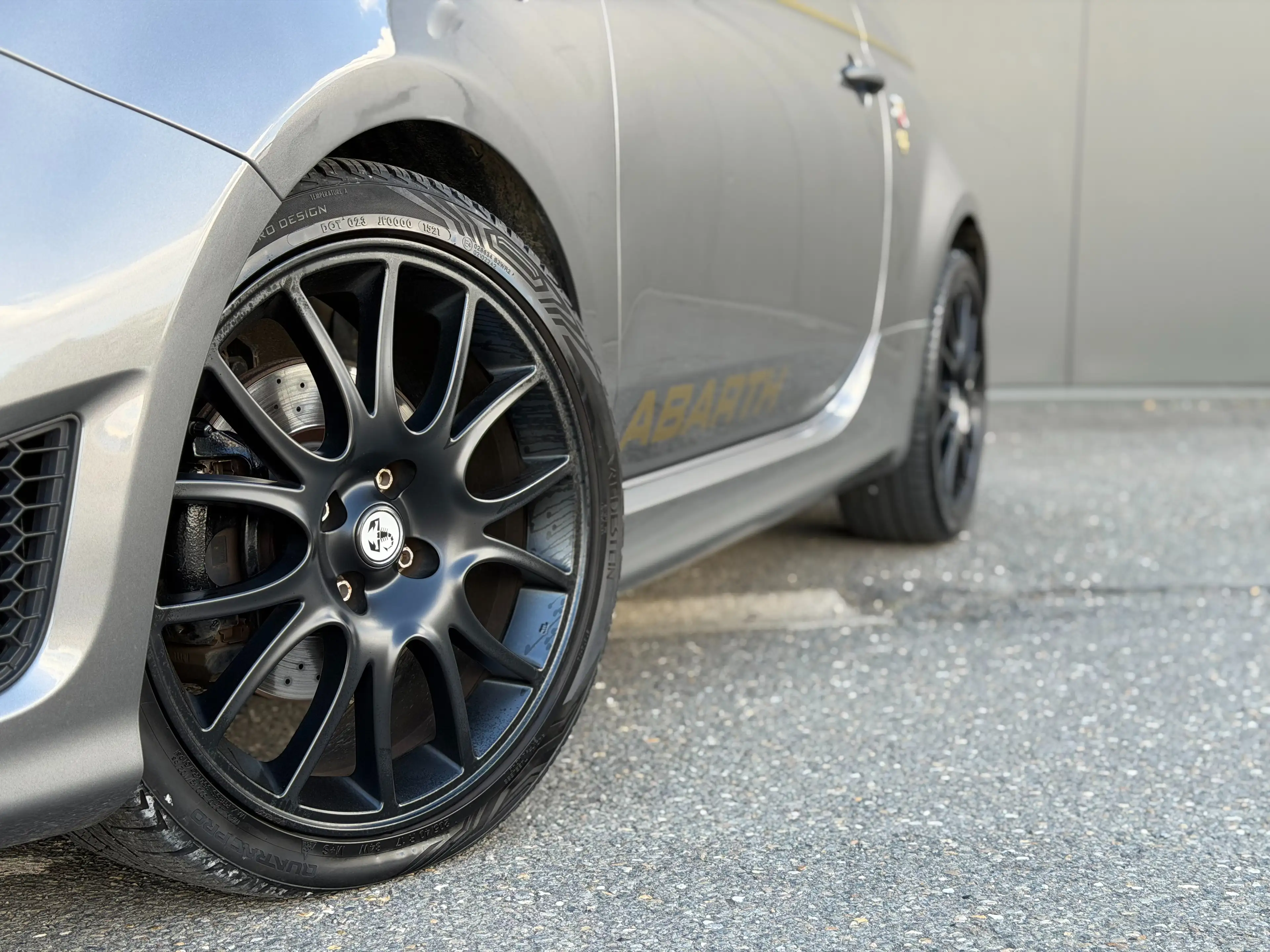 Abarth 595C 1.4T 165cv - Scorpioneoro Edition 1 of 2000 - Beats — photo 7