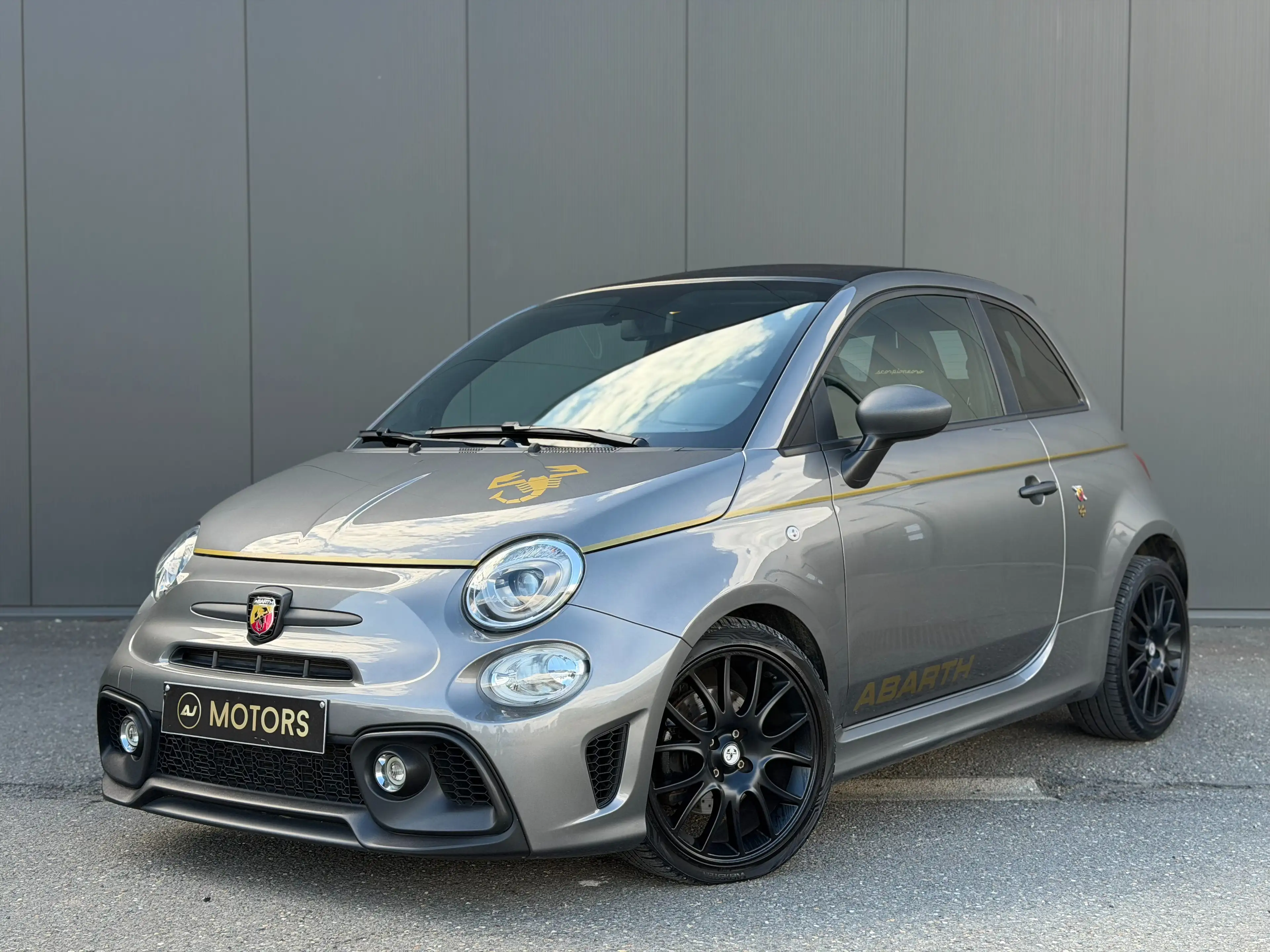 Abarth 595C 1.4T 165cv - Scorpioneoro Edition 1 of 2000 - Beats