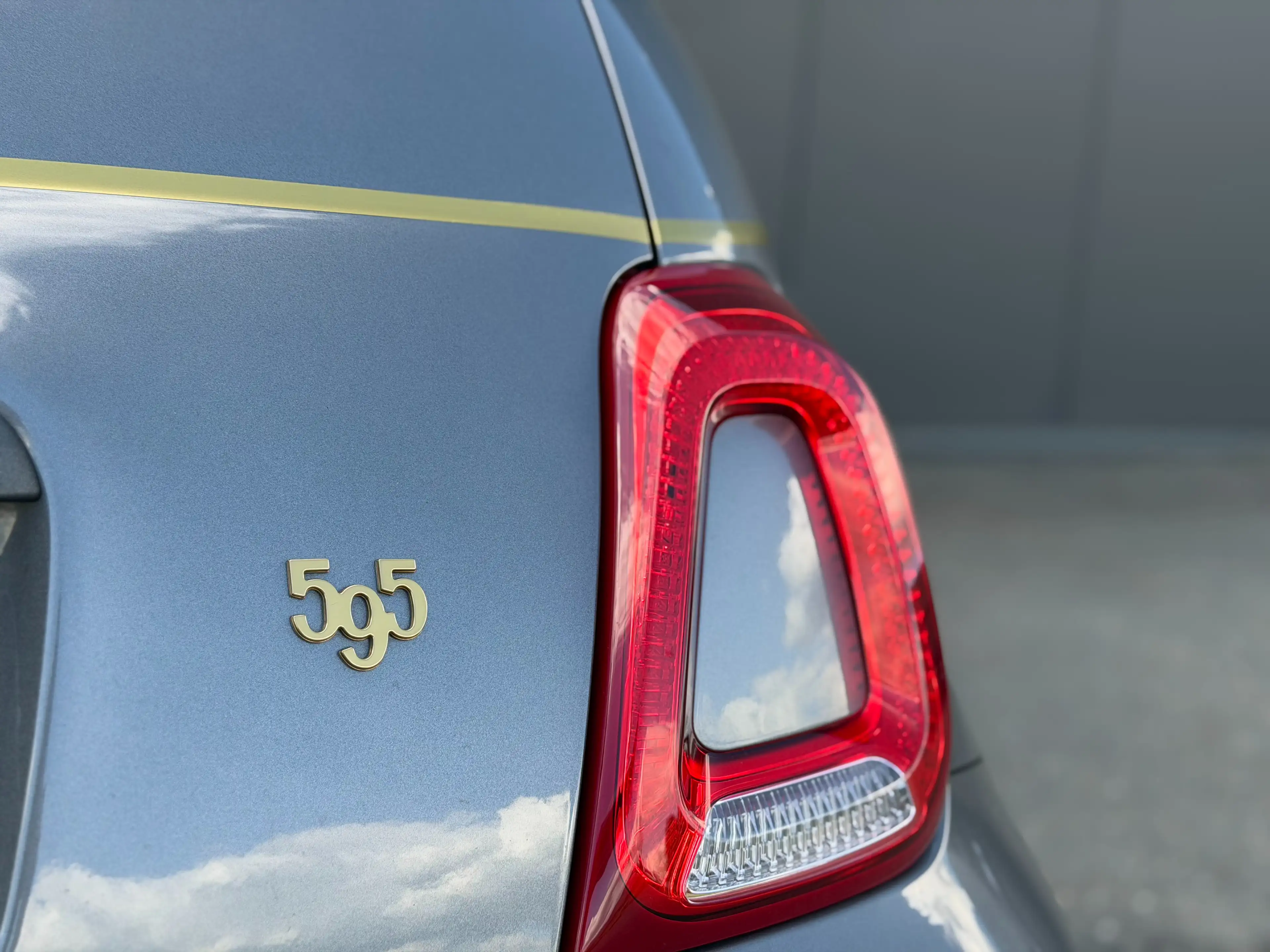 Abarth 595C 1.4T 165cv - Scorpioneoro Edition 1 of 2000 - Beats — photo 13
