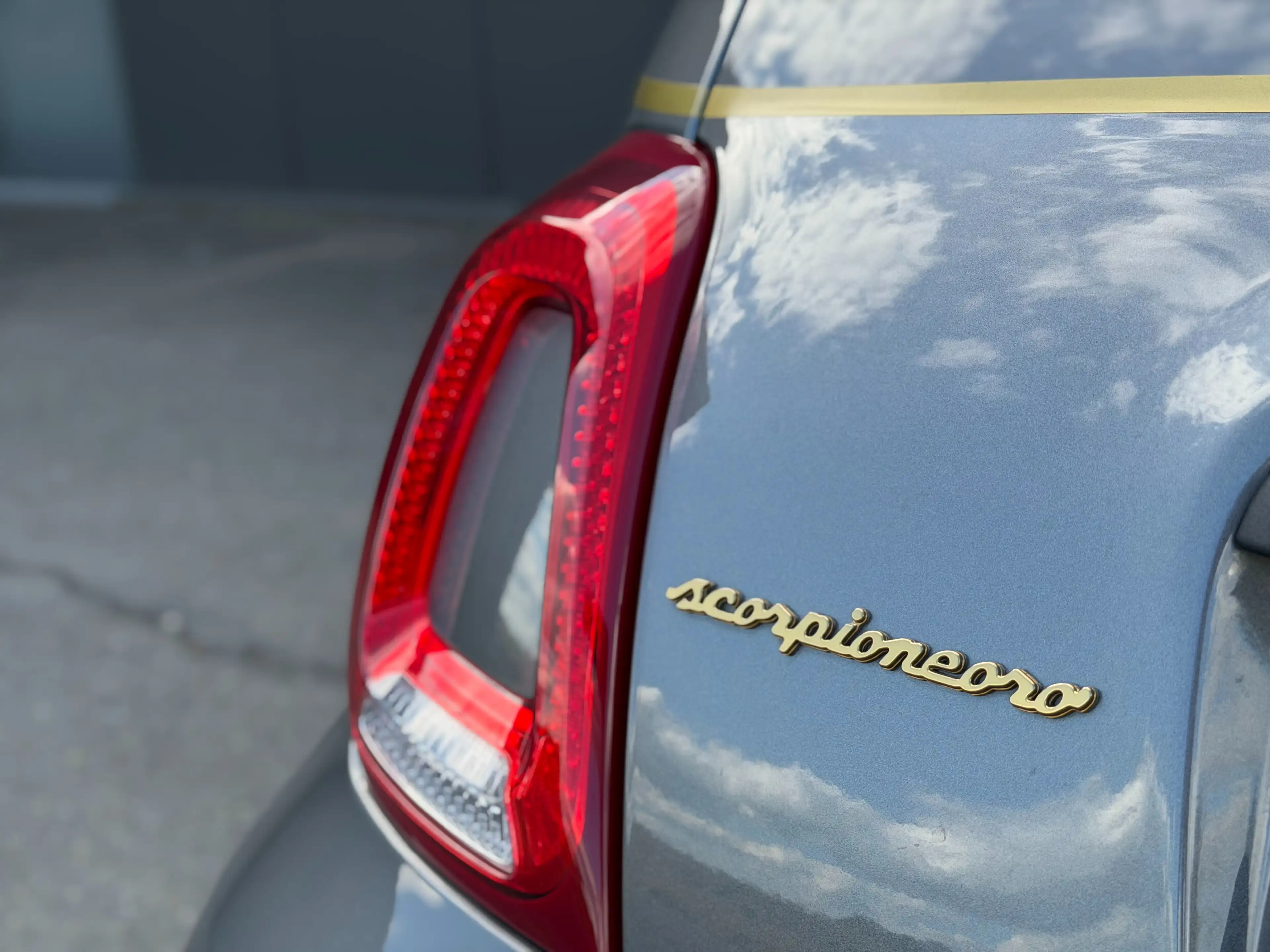 Abarth 595C 1.4T 165cv - Scorpioneoro Edition 1 of 2000 - Beats — photo 14