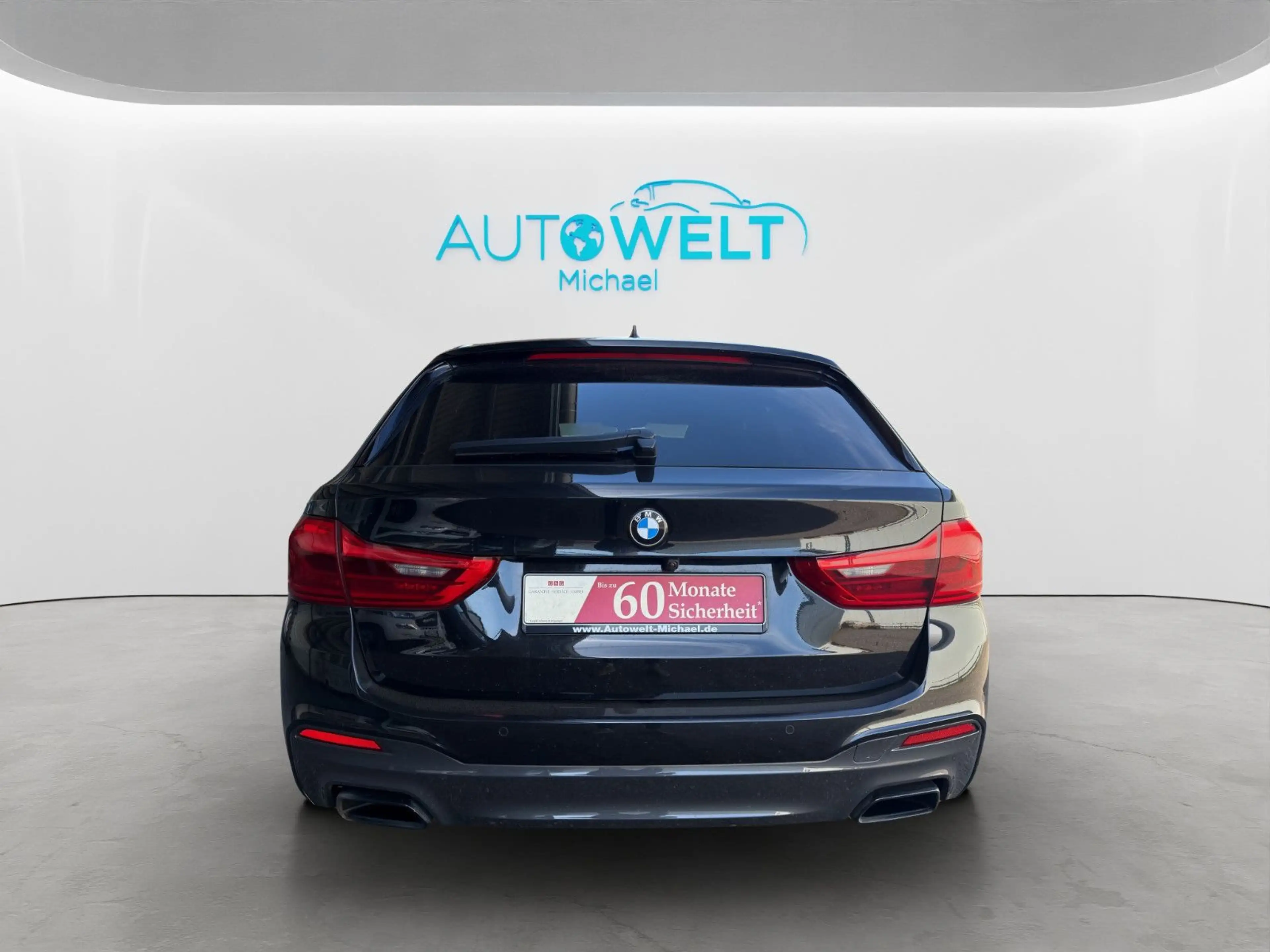 BMW 550 Touring 3.0d PANO APP LED H&K lück.Historie — photo 6
