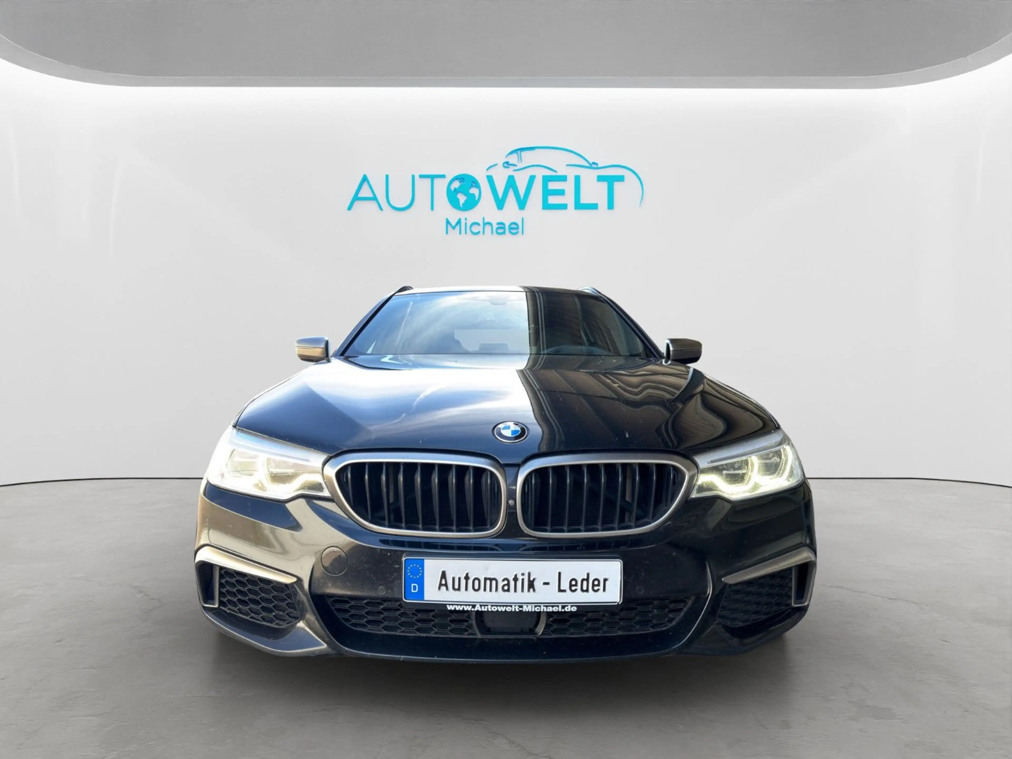 BMW 550 Touring 3.0d PANO APP LED H&K lück.Historie — photo 2