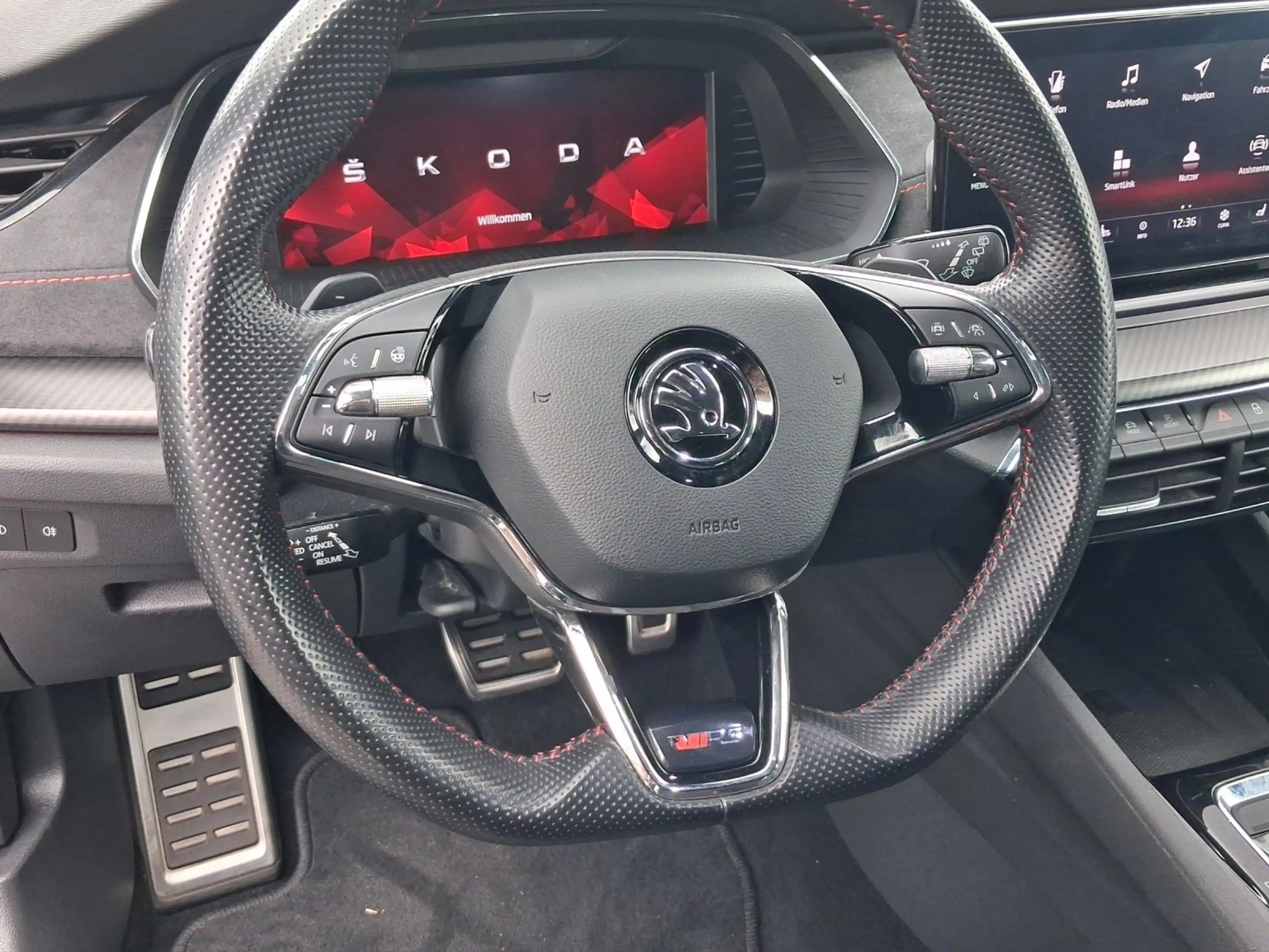 Skoda Octavia Combi 2.0 TDI DSG RS PLUS MATRIX PDC+HuD — photo 9