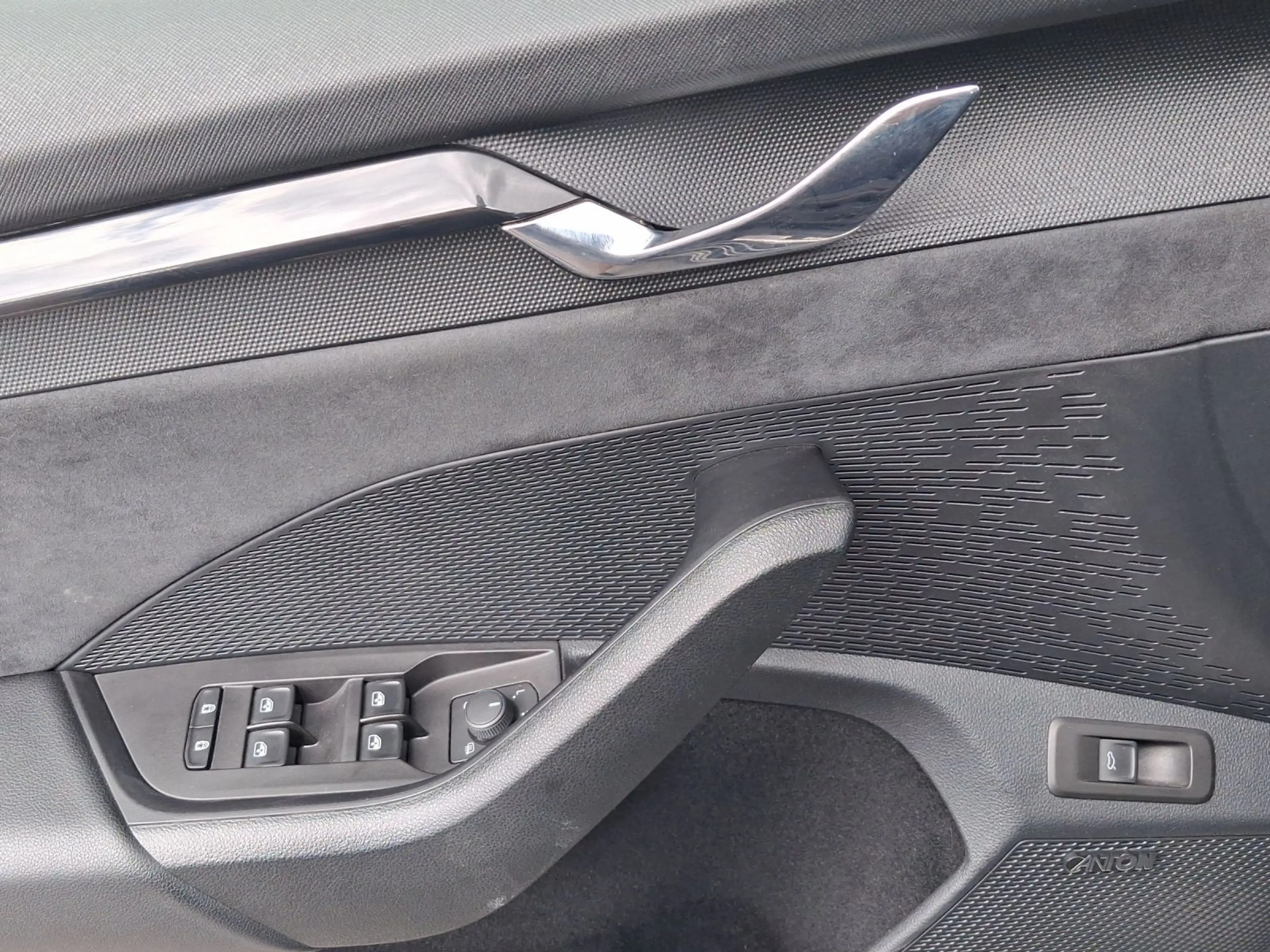 Skoda Octavia Combi 2.0 TDI DSG RS PLUS MATRIX PDC+HuD — photo 8