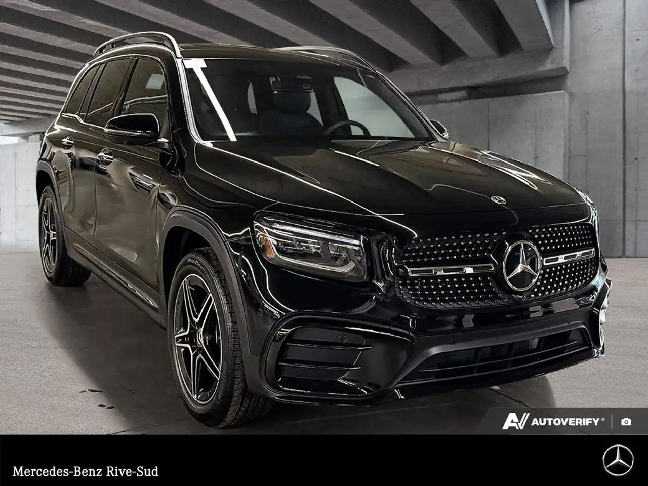 Mercedes-Benz GLB снимка Mercedes-Benz GLB
