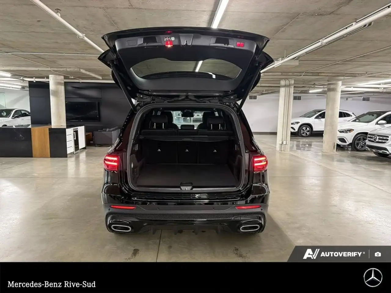 Mercedes-Benz GLB снимка Mercedes-Benz GLB