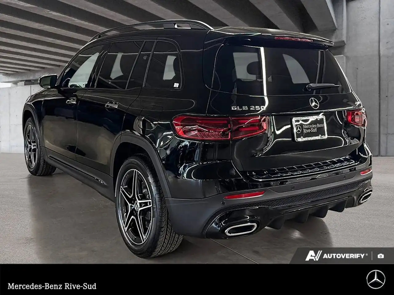 Mercedes-Benz GLB снимка Mercedes-Benz GLB
