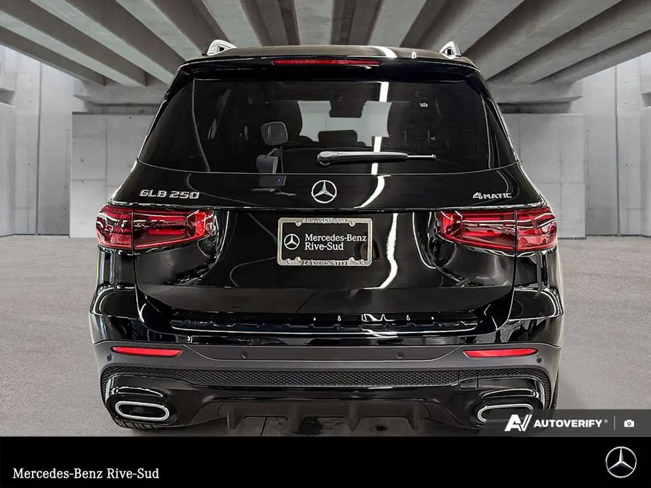 Mercedes-Benz GLB снимка Mercedes-Benz GLB