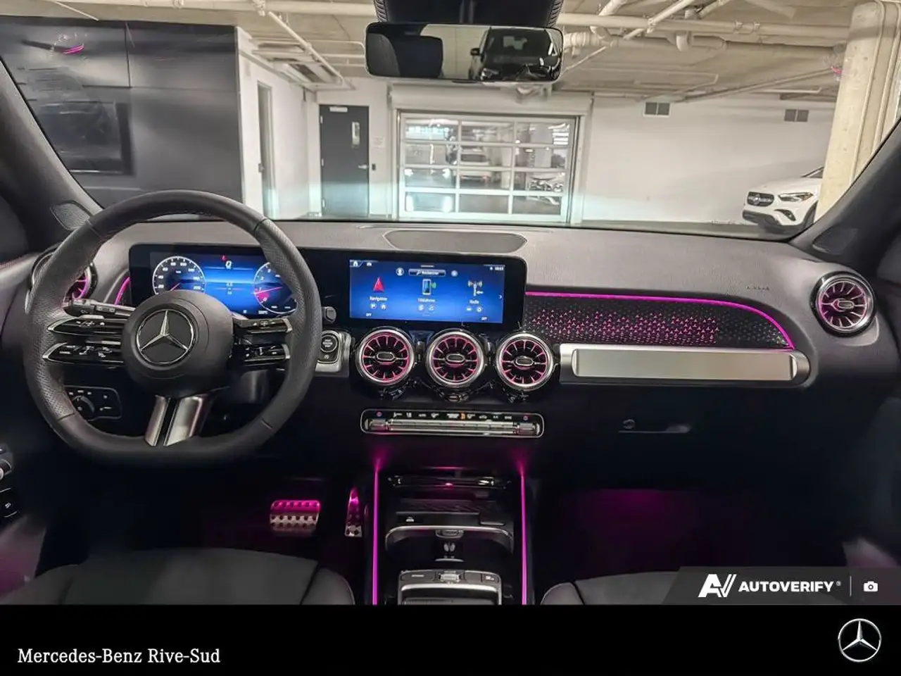 Mercedes-Benz GLB снимка Mercedes-Benz GLB