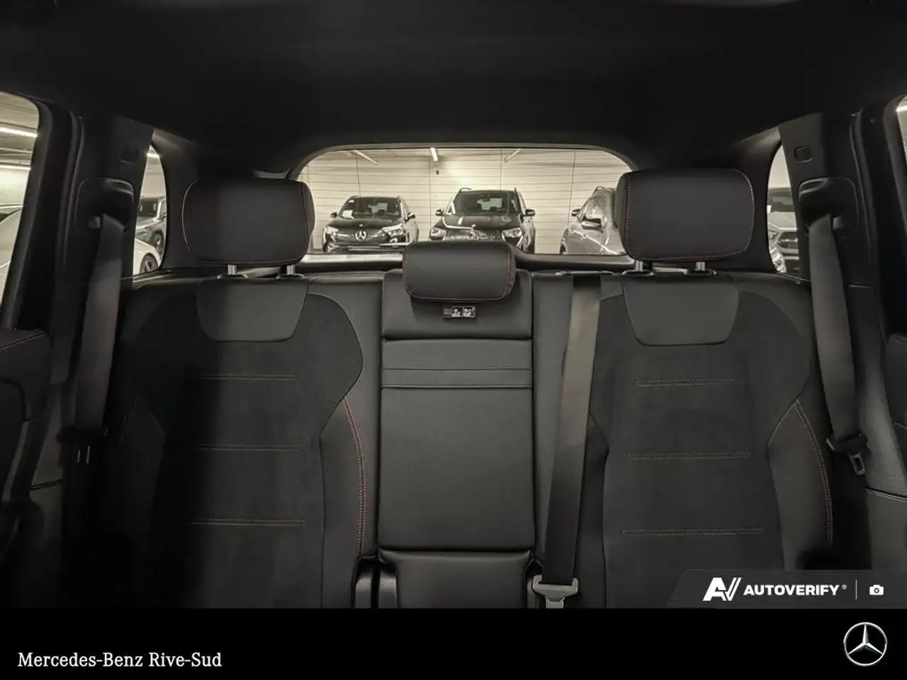 Mercedes-Benz GLB снимка Mercedes-Benz GLB