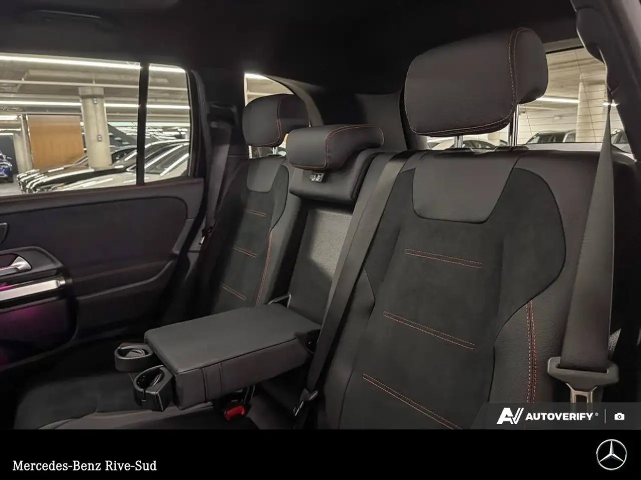 Mercedes-Benz GLB снимка Mercedes-Benz GLB