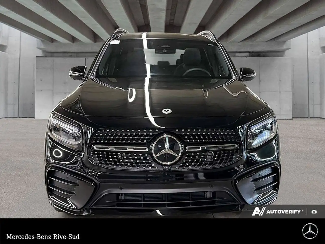 Mercedes-Benz GLB снимка Mercedes-Benz GLB