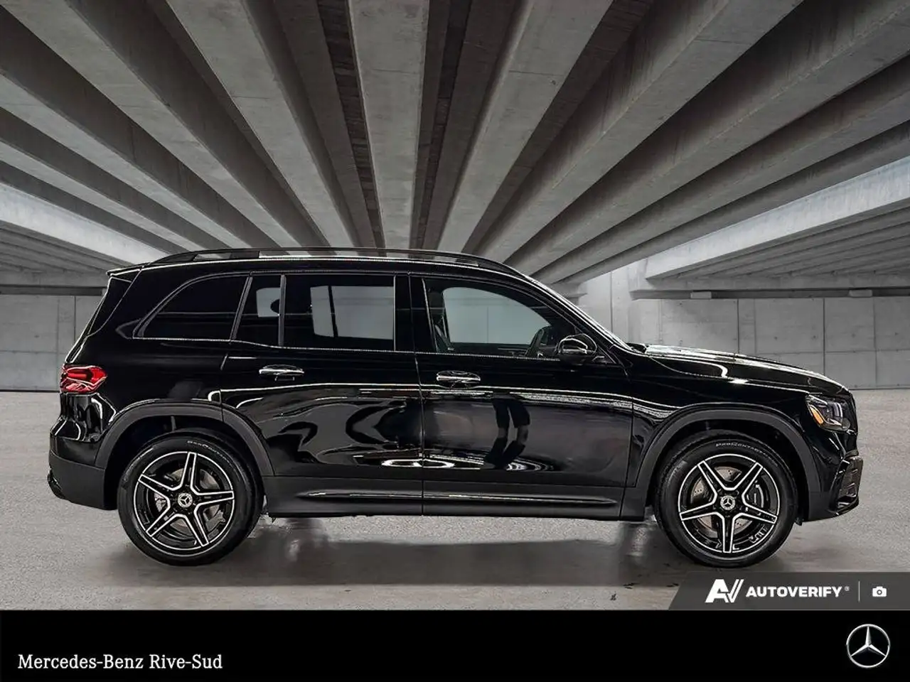 Mercedes-Benz GLB снимка Mercedes-Benz GLB